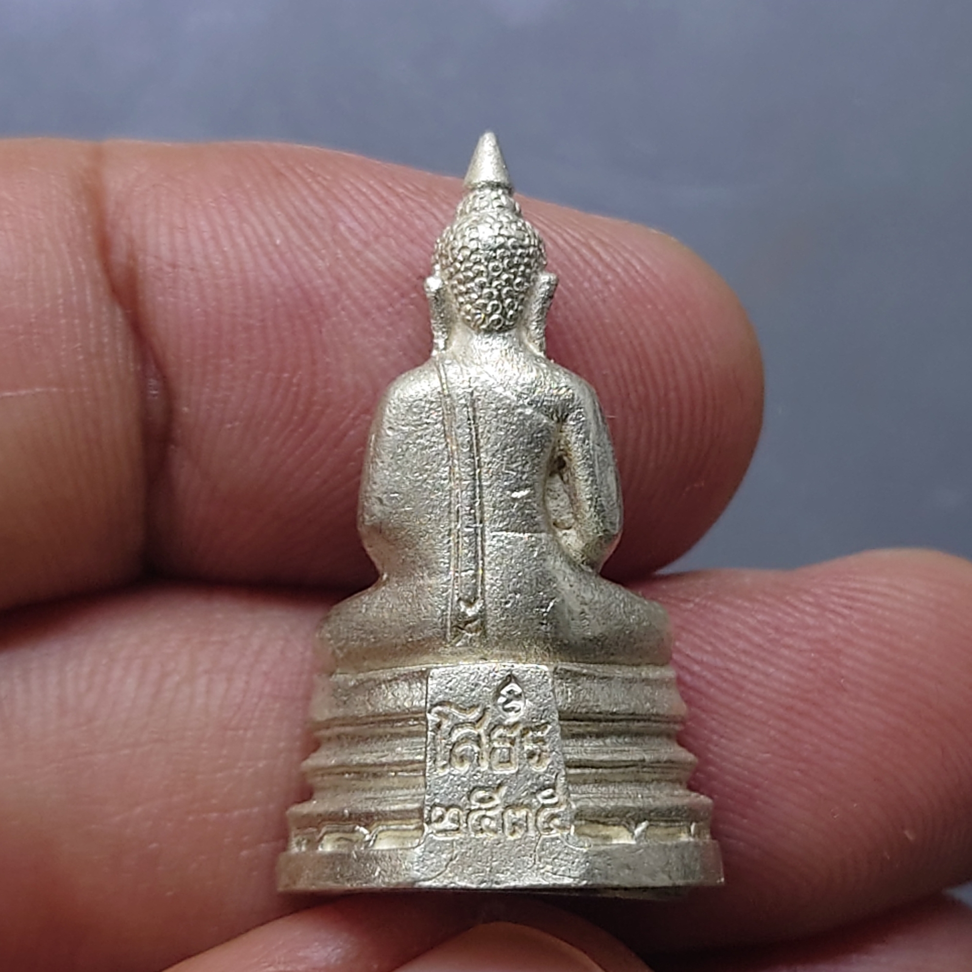 หลวงพ่อพุทธโสธร เนื้อเงิน ลอยองค์ อนุสรณ์ ๑๐๐ ปี เบญจมราชรังสฤษฏิ์ วัดโสธรวราราม ปี2535 พร้อมกล่องเดิม