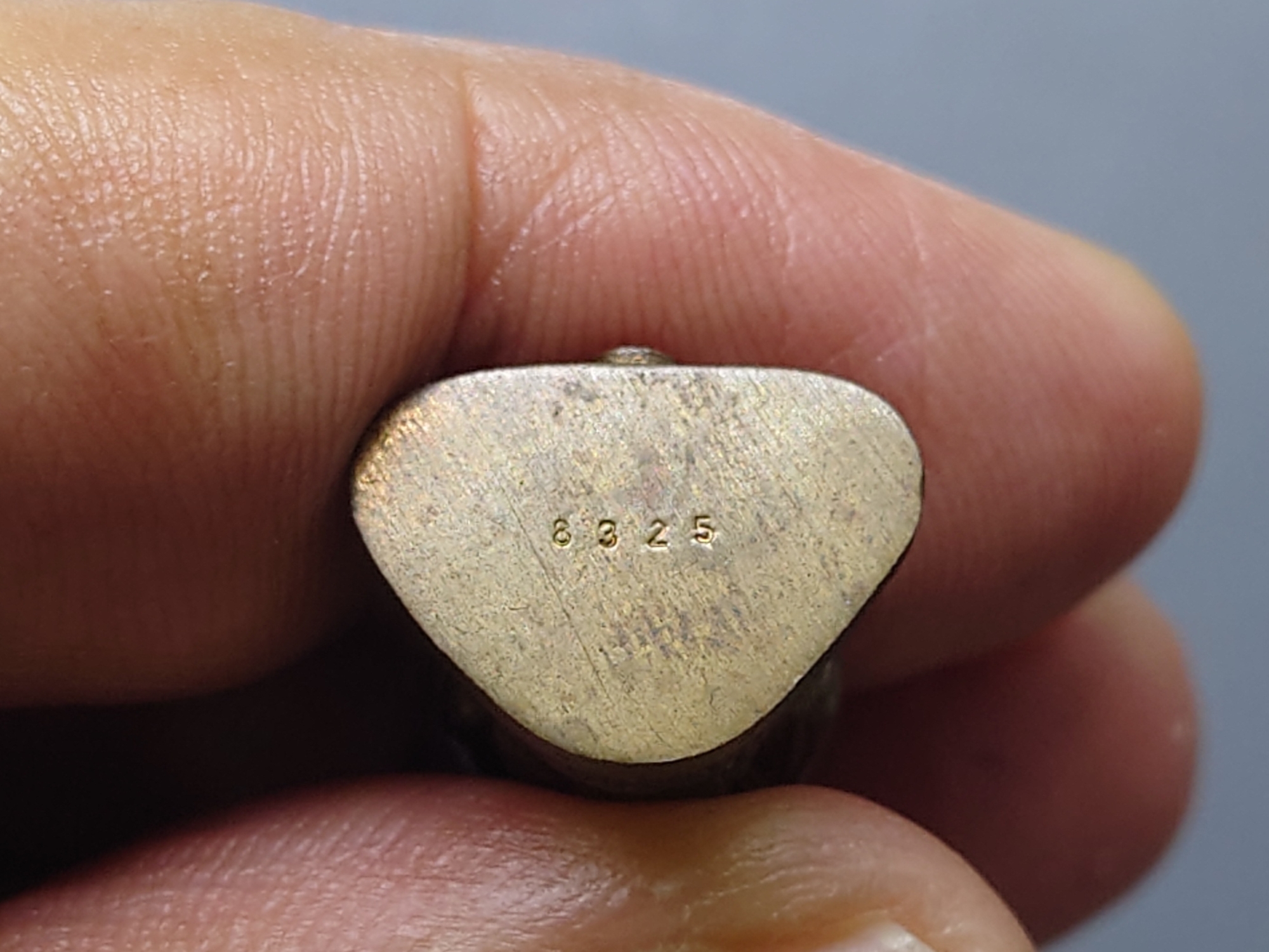 หลวงพ่อทวด ลอยองค์ เนื้อนวะ รุ่นสมเด็จเจ้าฟ้ามหาจักรี ๔๘ พรรษา ตราพระนามาภิไธยย่อ ส.ธ ปี2546 พร้อมกล่องเดิม