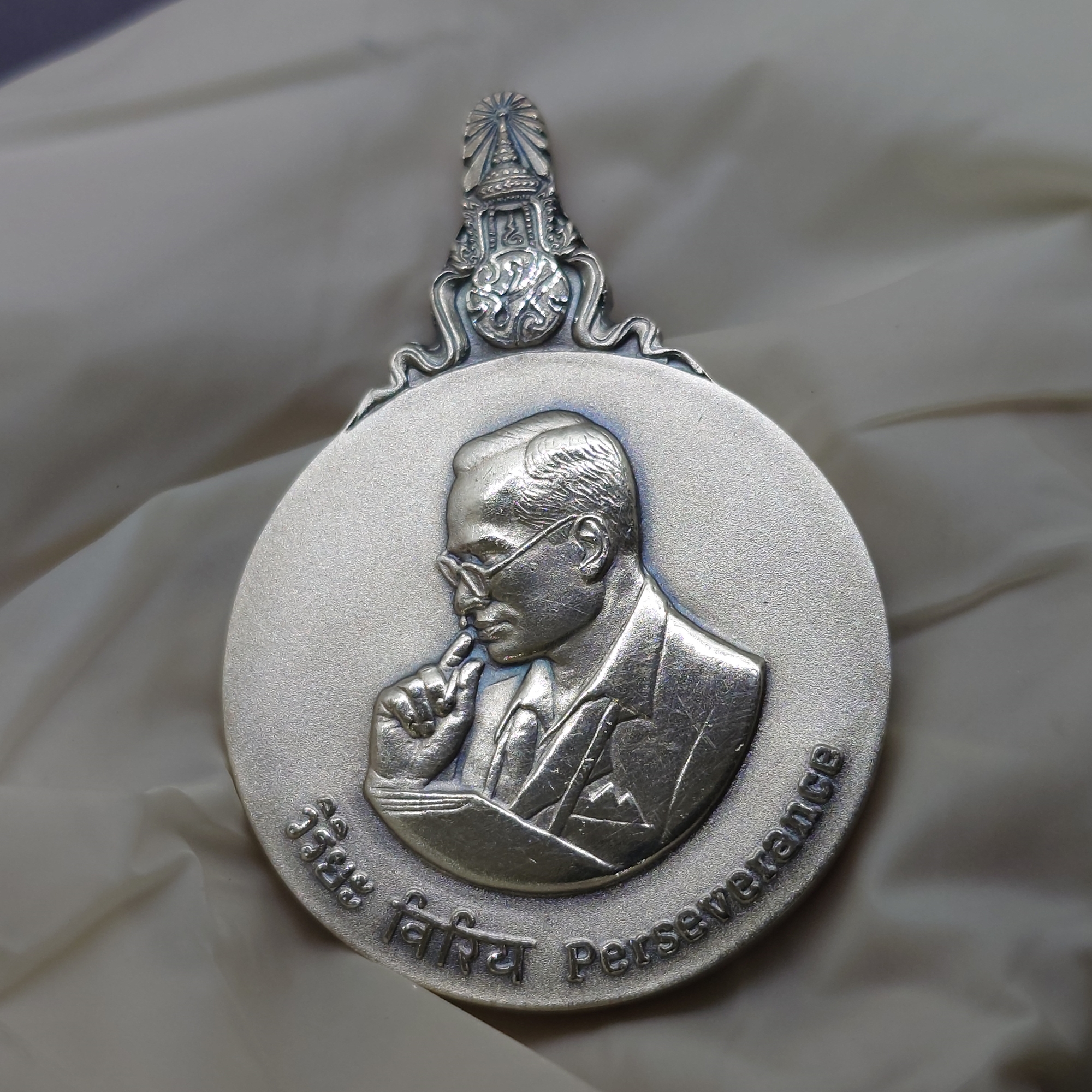 เหรียญพระมหาชนก เนื้อเงิน พิมพ์ใหญ่ บล๊อกนิยม ป ขาด ปี2539 สภาพสวย