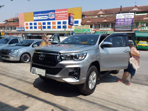 พรมปูพื้นรถยนต์ 6D Toyota Revo Smart Cab โตโยต้า ไฮลักซ์ รีโว่ สมาร์ทแค็บ ลายเคฟล่า สีดำด้ายทอง