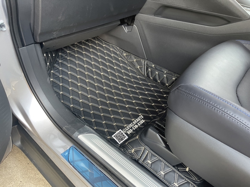 พรมปูพื้นรถยนต์ 6D Toyota Yaris Cross HEV สีดำด้ายทอง