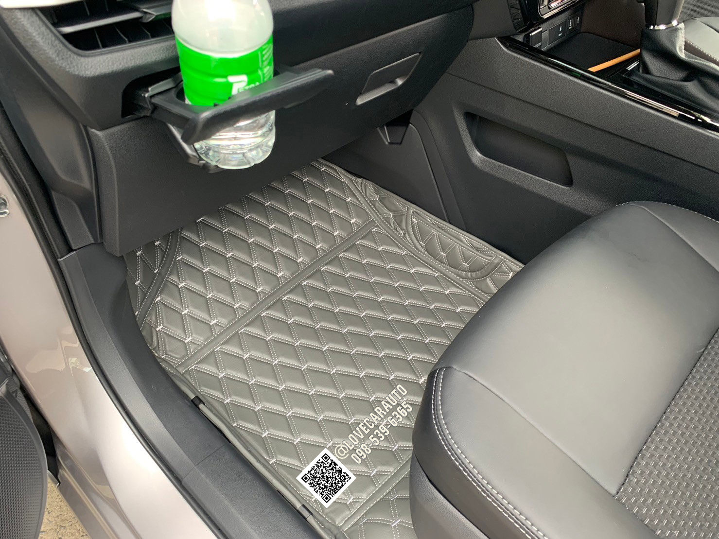 พรมปูพื้นรถยนต์ Toyota Yaris Ativ 2023 ด้ายคู่สีเทาด้ายเทา