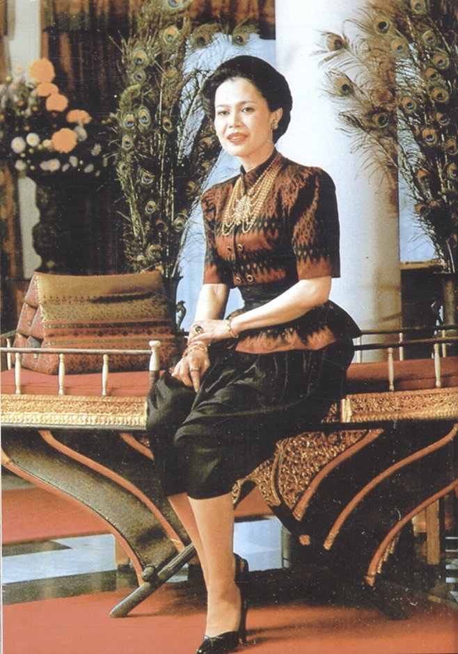 สมเด็จพระนางเจ้าสิริกิติ์ พระบรมราชินีนาถ ผู้ทรงพระคุณอันประเสริฐด้านการพัฒนาอาชีพประชาชน