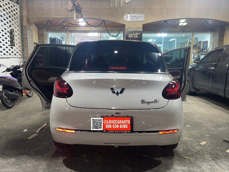 พรมปูพื้นรถยนต์ Wuling Binguo EV สีกาแฟ