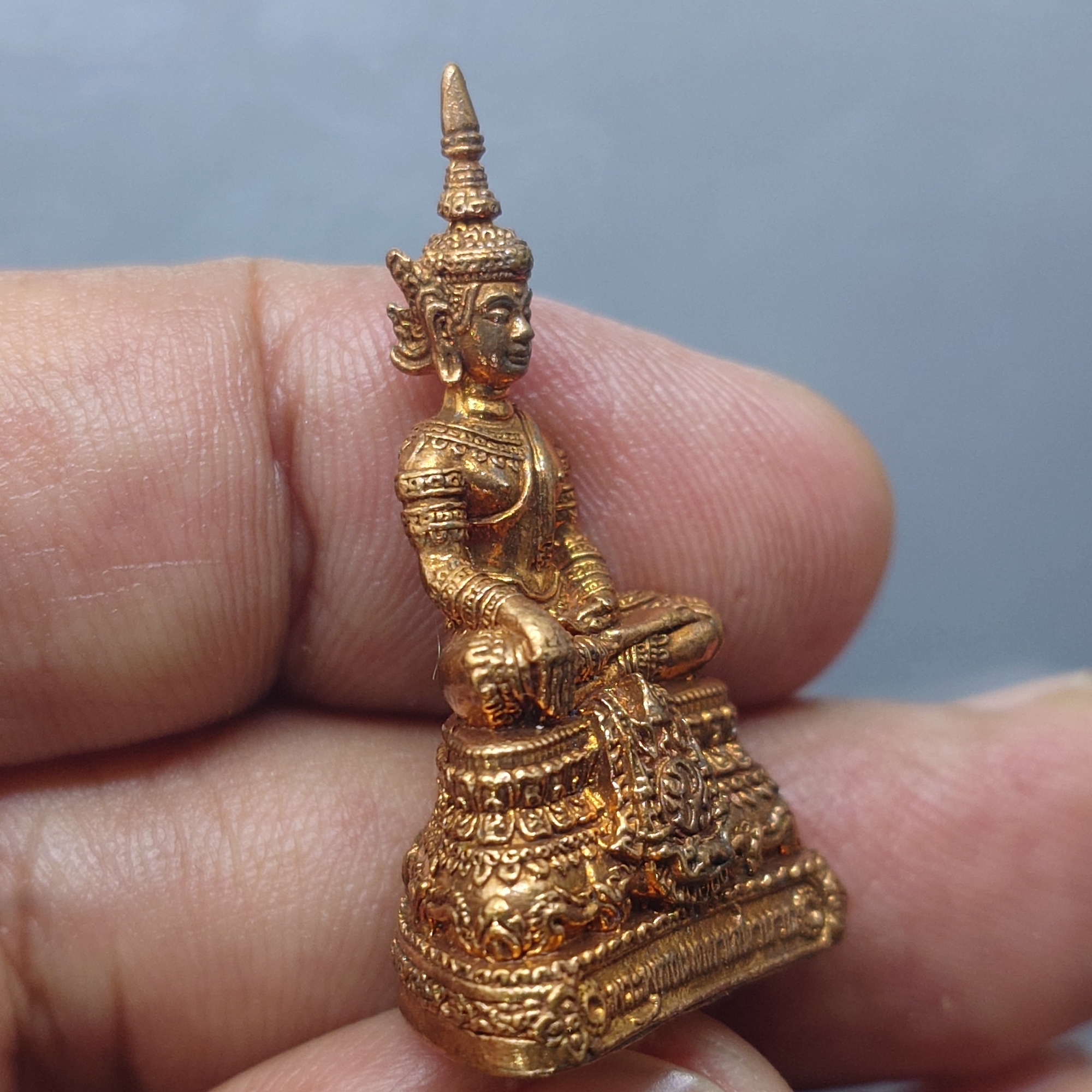 พระพุทธเมตตาเสนานาถ พระปรมาภิไธย ภ.ป.ร. ลอยองค์ เนื้อทองแดง กองทัพบก จัดสร้างเนื่องในวโรกาส 84 พรรษา ร9 ปี2556 พร้อมตลับเดิม