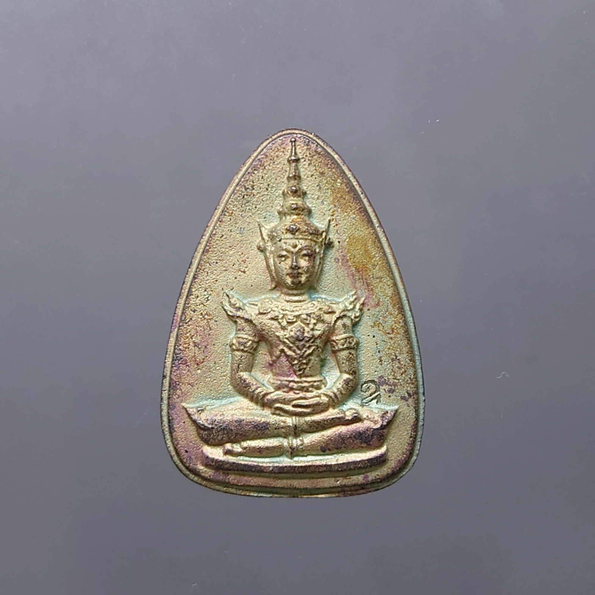 พระแก้วมรกต ญสส สมเด็จพระญาณสังวร เนื้อเงิน พิมพ์ใหญ่ รุ่นมรดกไทย มรดกโลก จัดสร้างโดยมูลนิธิปริยัติศึกษา พ.ศ.2536 พร้อมกล่องเดิม