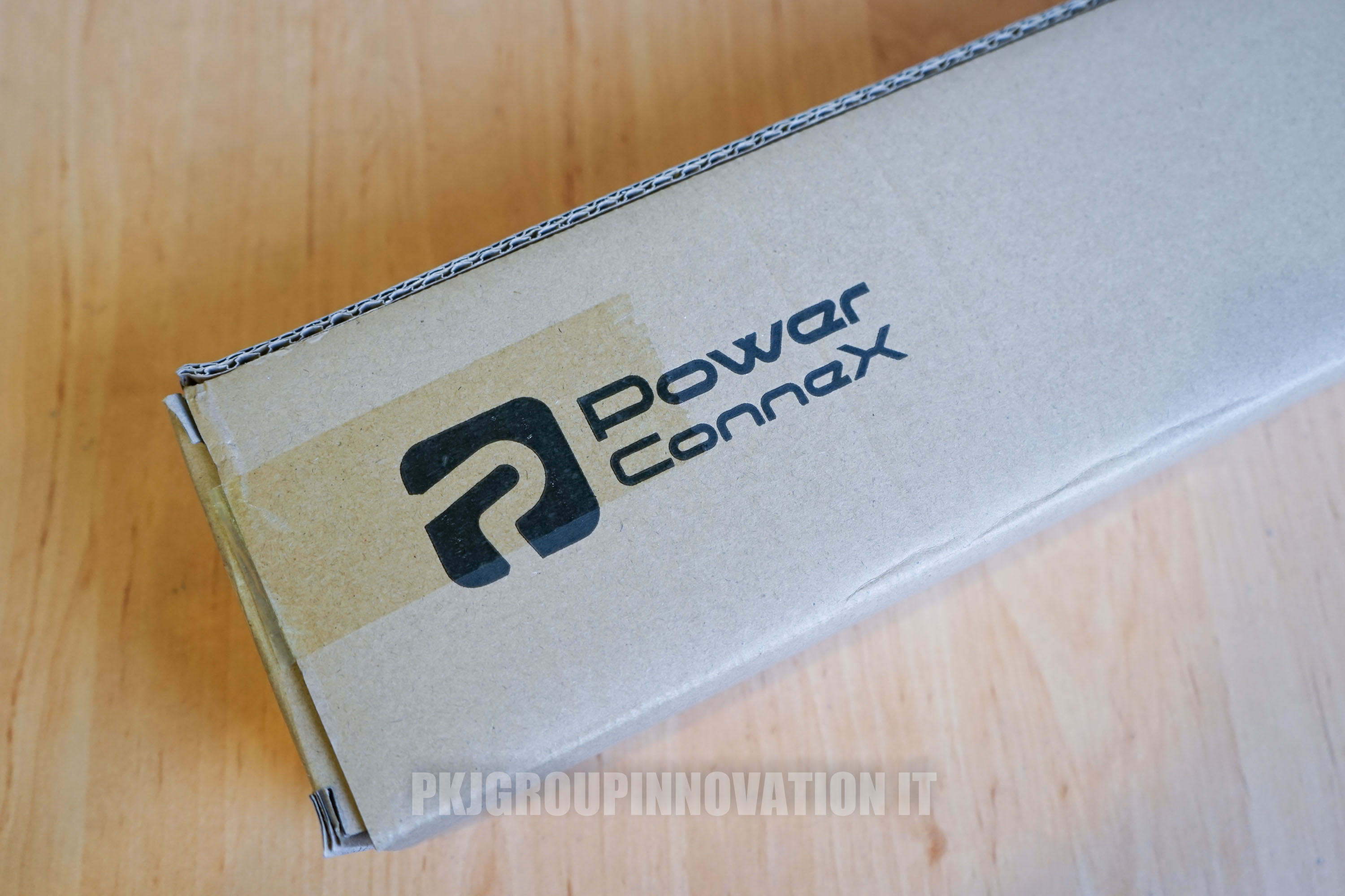 ปลั๊กไฟมือหนึ่ง PowerConneX PXC5PVTTS-TS12 กันไฟฟ้าลัดวงจร กันฟ้าผ่า 12 ช่อง (ในภาพคือสินค้าตัวอย่าง)