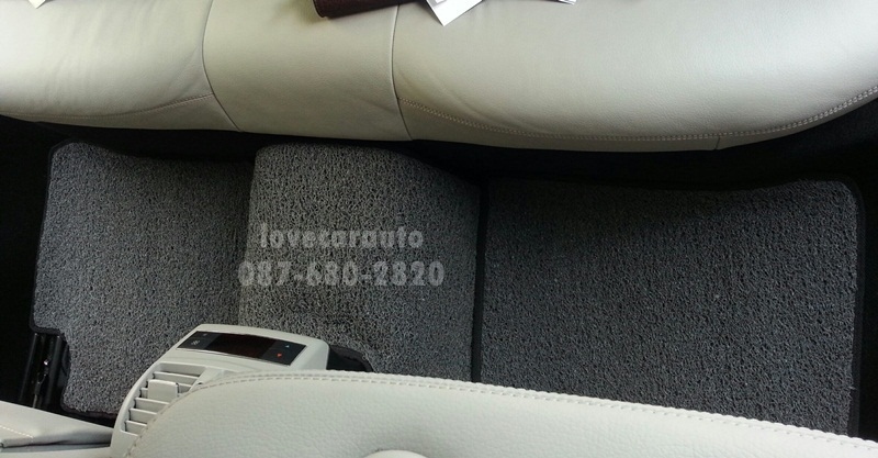 พรมดักฝุ่นไวนิลปูพื้นในรถยนต์ Benz E250 W212