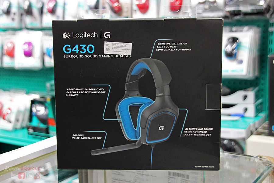 ด้านหลังของกล่องก็จะมีบอกคุณสมบัติของ Logitech G430 ว่าหูฟังมีคุณสมบัติอย่างไรบ้าง ก็จะมีบอกคราวๆว่าหูฟังเป็นแบบ 7.1 SURROUND SOUND ซึ่งทำให้เราพอจะทราบจุดเด่นของหูฟังตัวนี้ว่าเป็นอย่างไร 