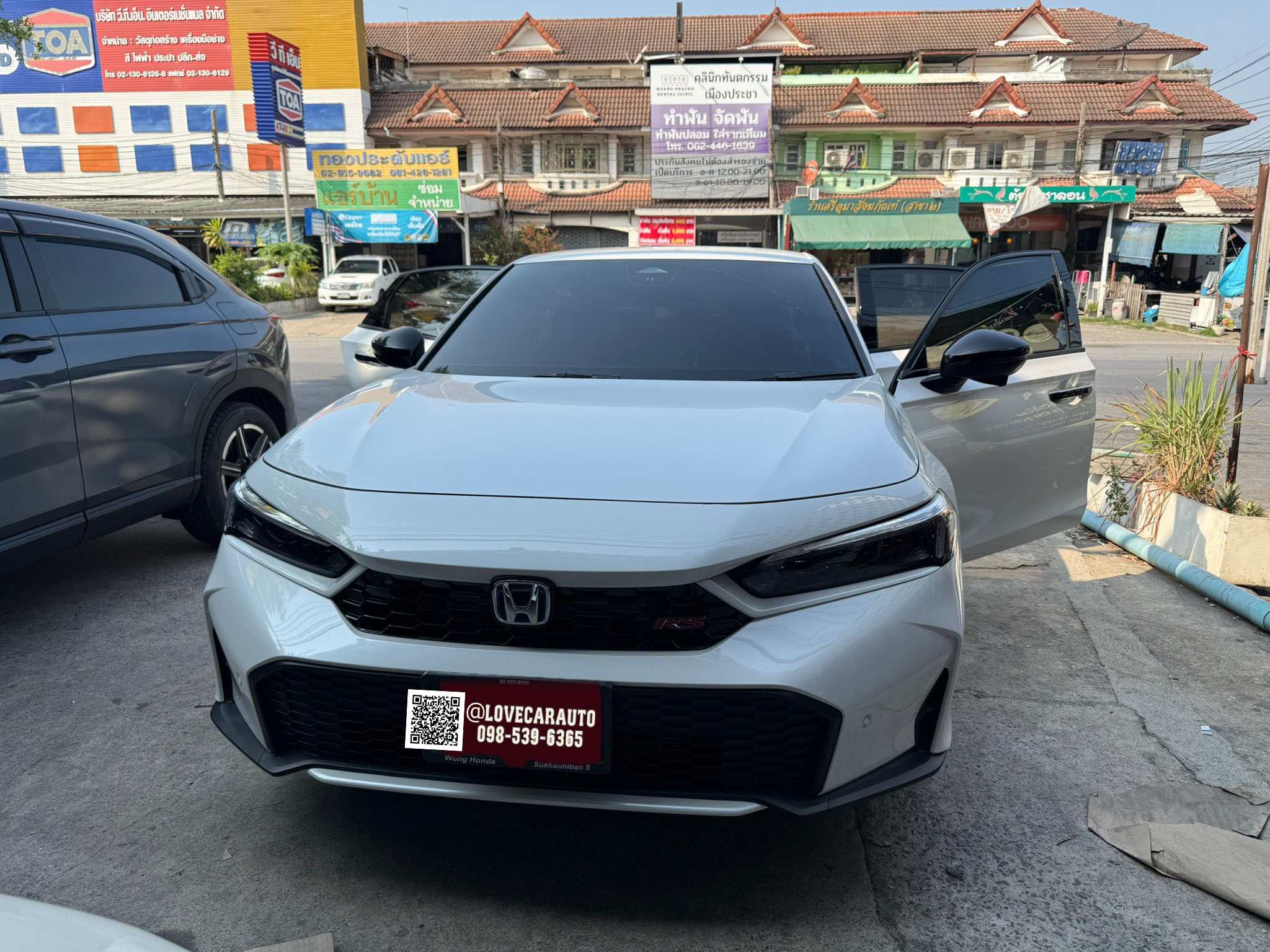 พรมปูพื้นรถยนต์ 6D Honda Civic EHev 2025 สีดำด้ายดำ