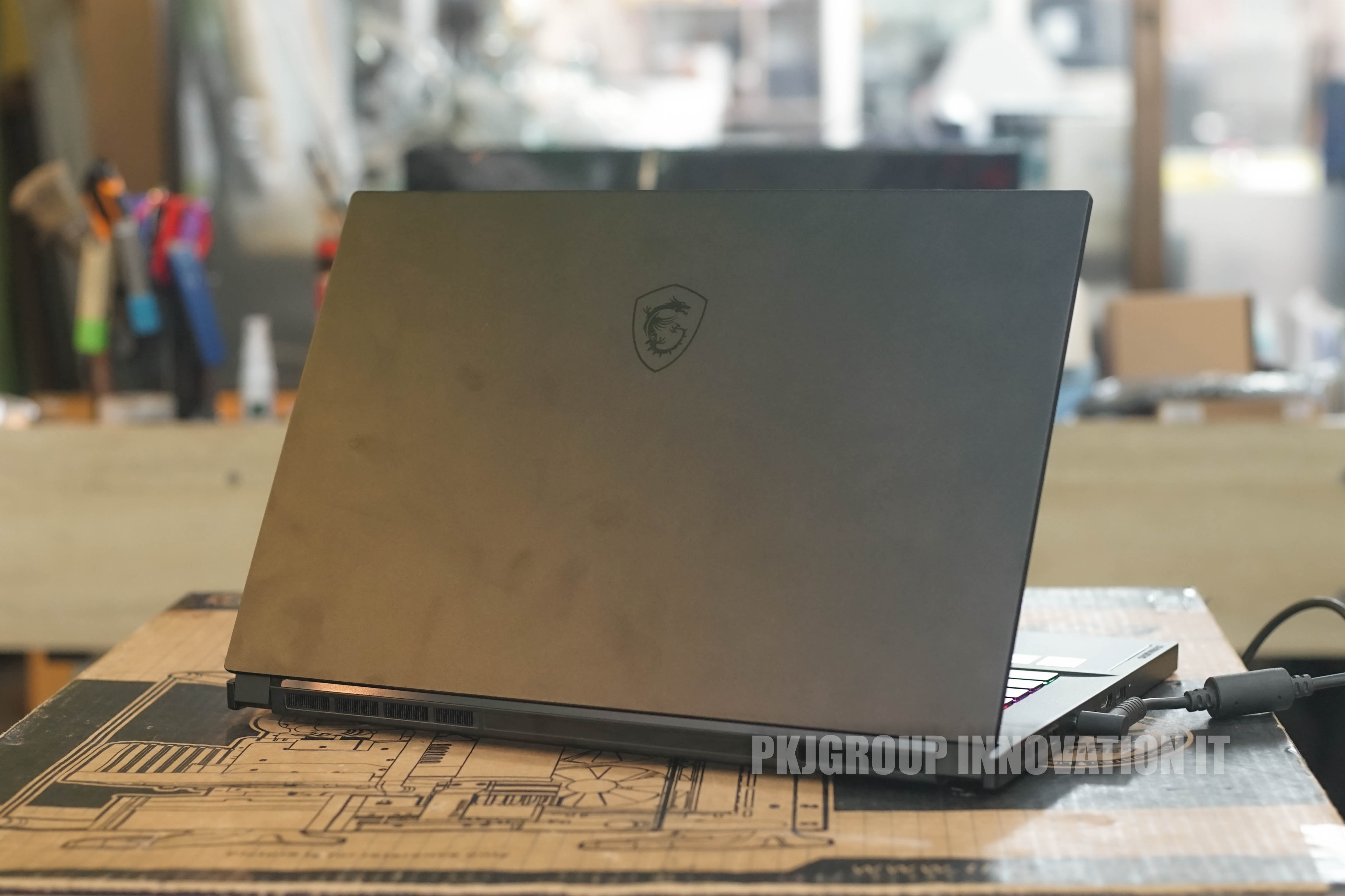 โน๊ตบุ๊คเล่นเกมมือสอง MSI GS66 12UHS-253TH i9-12900H RAM 64 GB M.2 2 TB RTX3080Ti