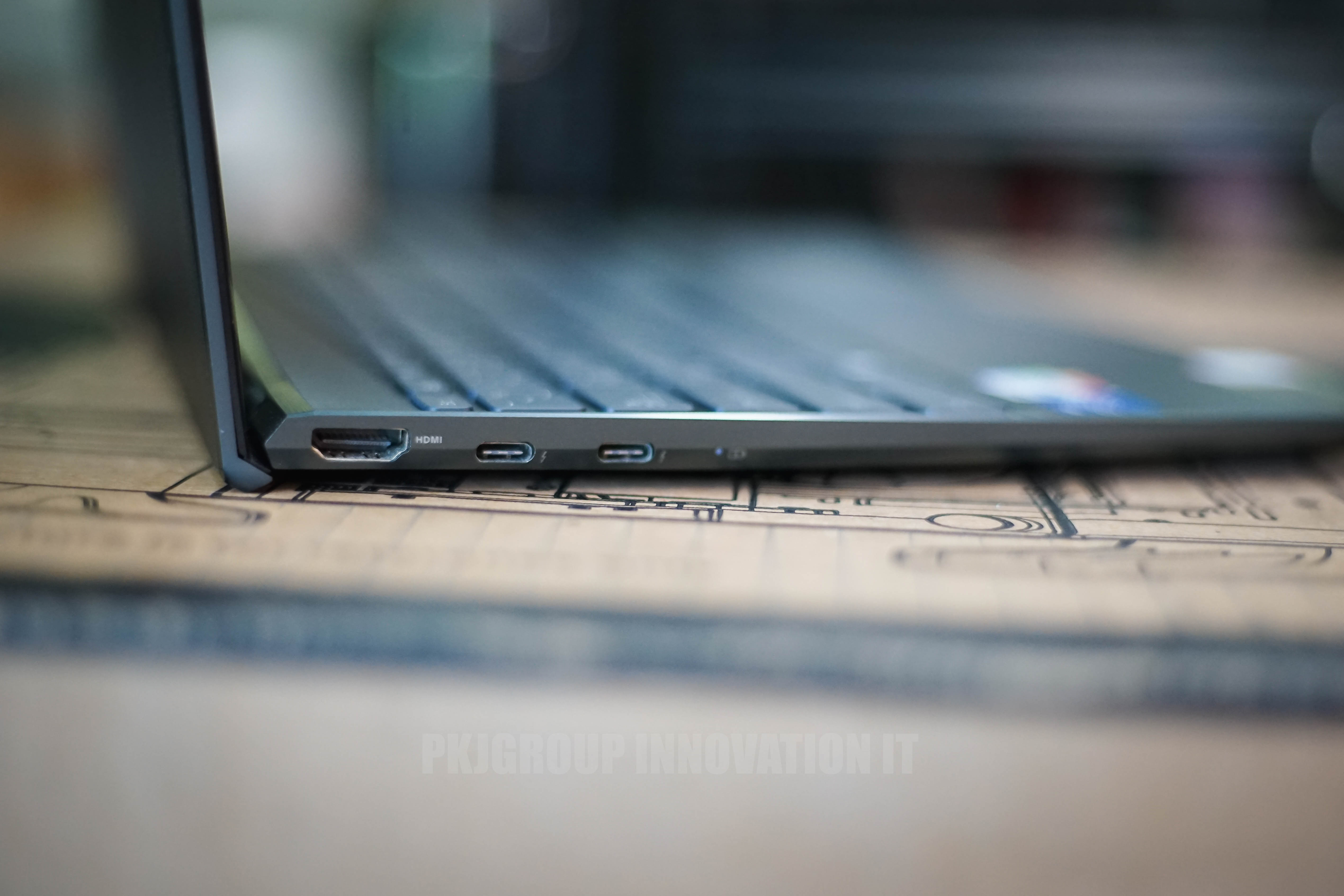 โน๊ตบุ๊คทำงานมือสอง Asus Zenbook i5-1135G7 RAM 8 GB SSD 512 GB