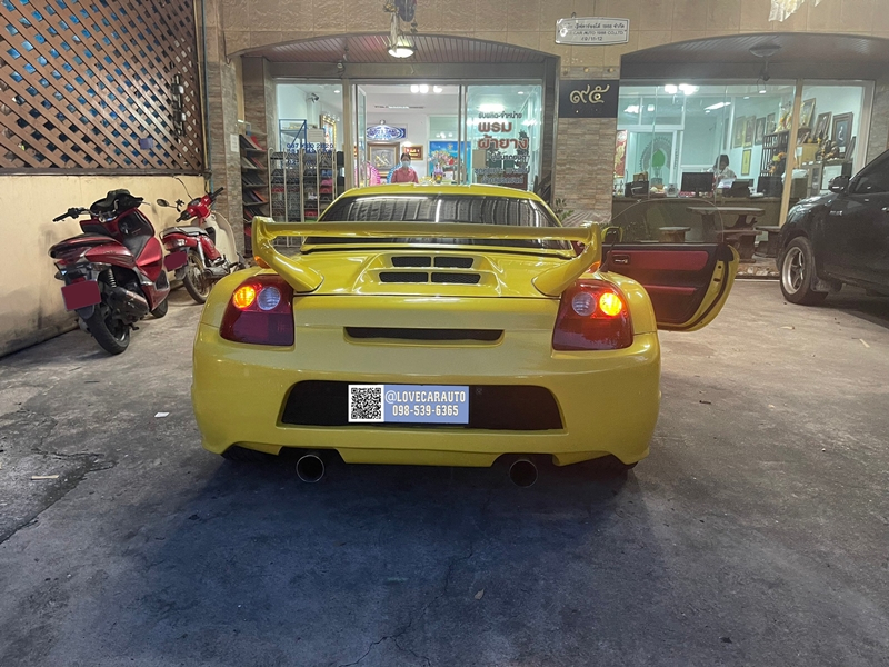 พรมปูพื้นรถยนต์ Toyota MRS สีแดงสด