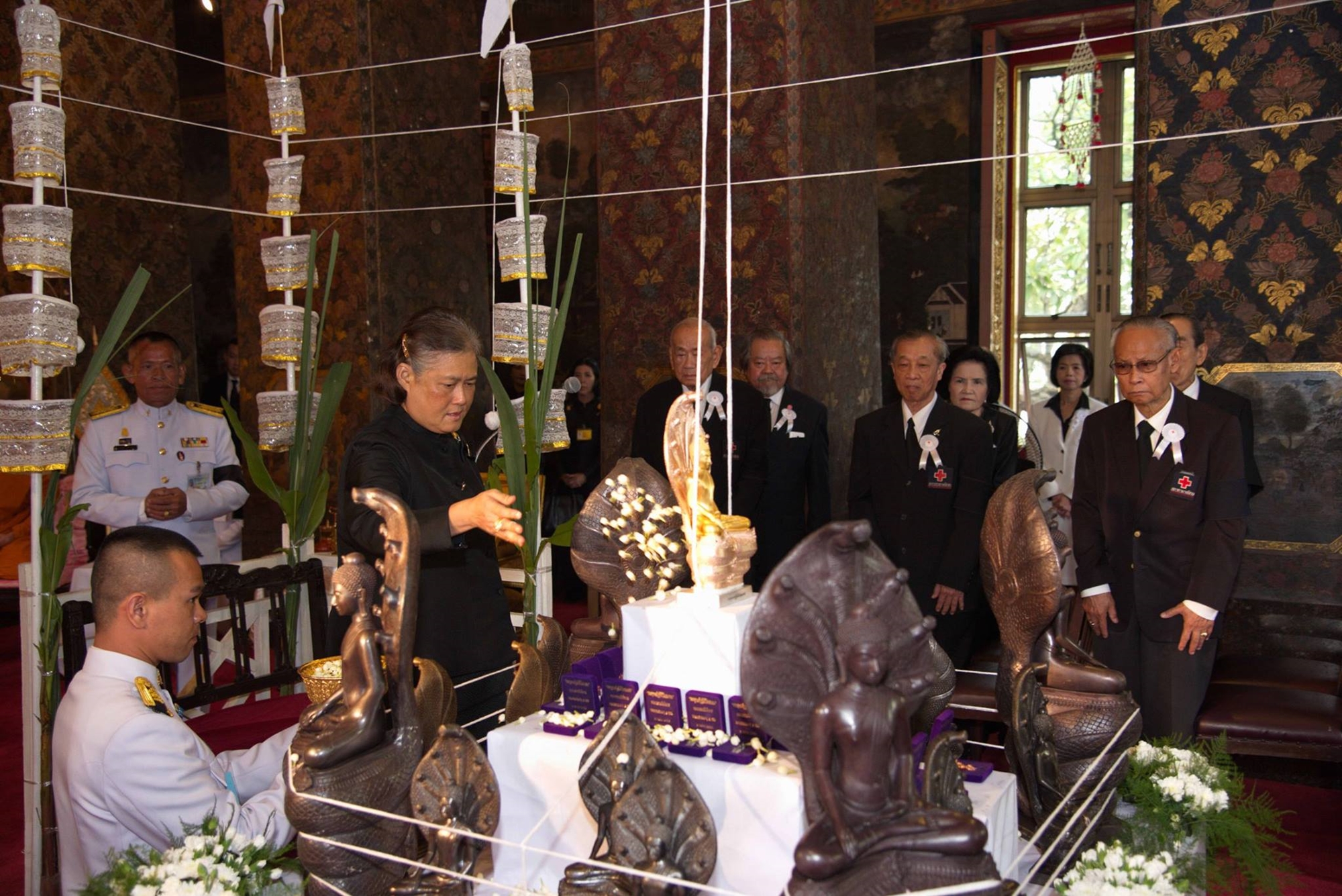 พระพุทธสัฏฐิสิริวัสสมงคล (พระนาคปรก) เนื้อเงิน ฉลองพระชนมายุ 5 รอบ สมเด็จพระเทพรัตนราชสุดาฯ พ.ศ.2558 พร้อมกล่องเดิม