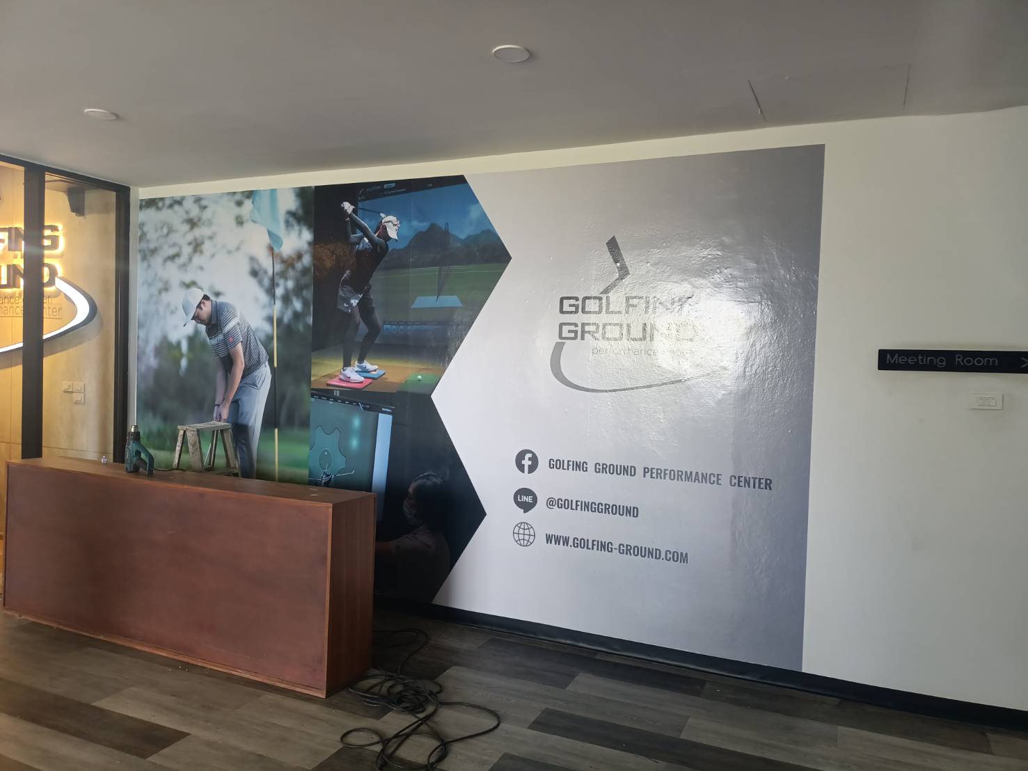 งานพิมพ์สติกเกอร์ติดผนังติดปูน งานGOLFING GROUND