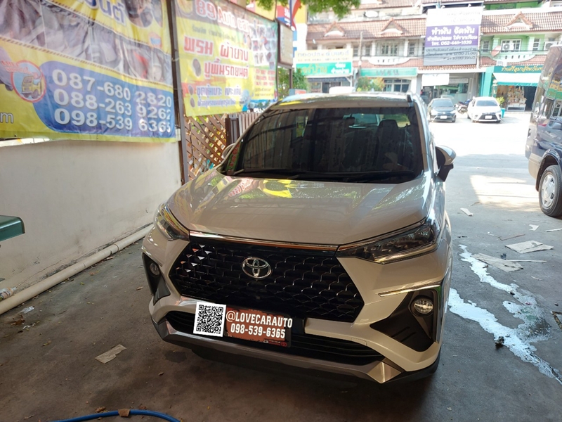 พรมปูพื้นรถยนต์ Toyota Veloz สีดำด้ายทอง + ไวนิลเทา