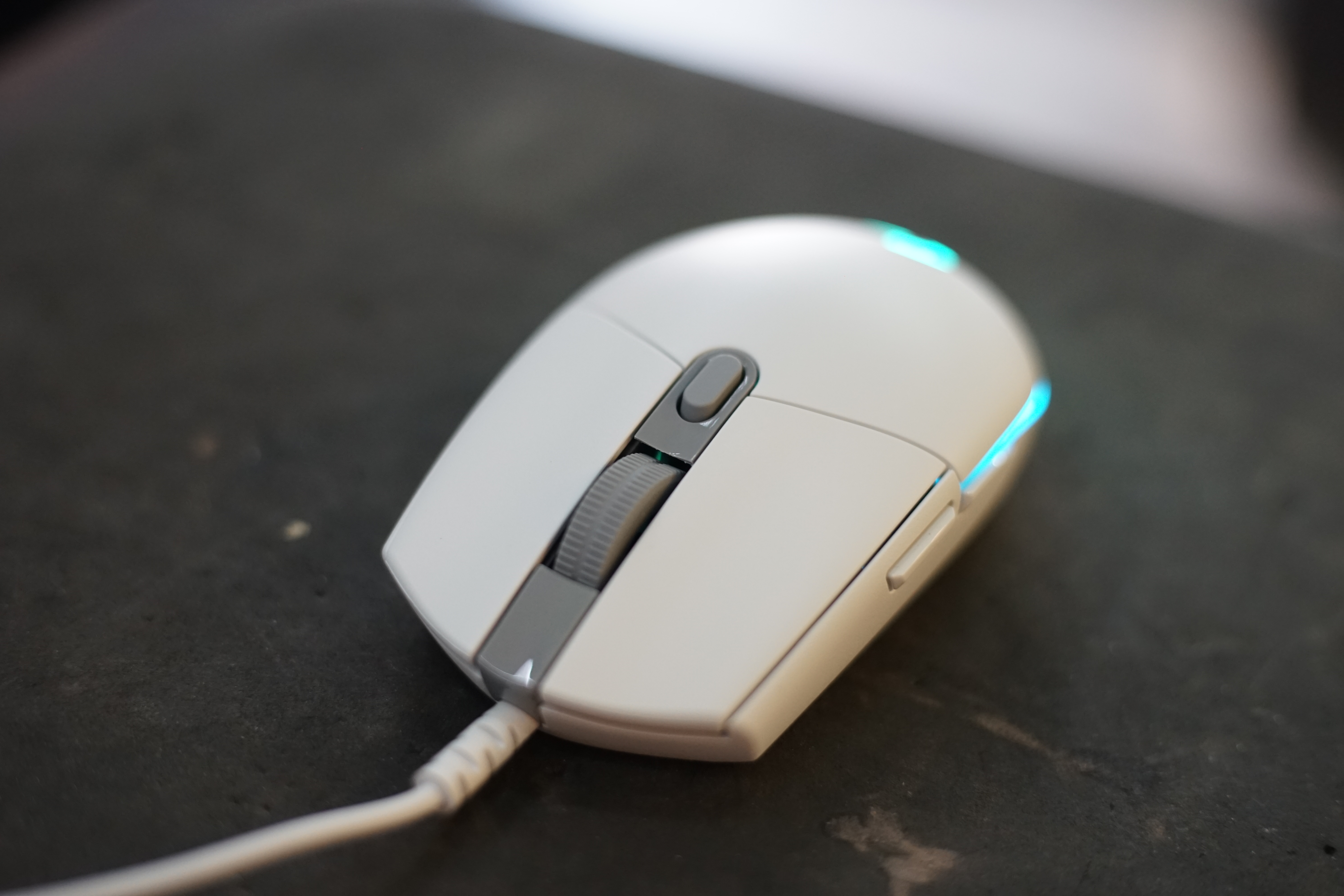 เมาส์เล่นเกม Logitech G102 LIGHTSYNC White DPI 8000 ประกัน 2 ปีเต็ม