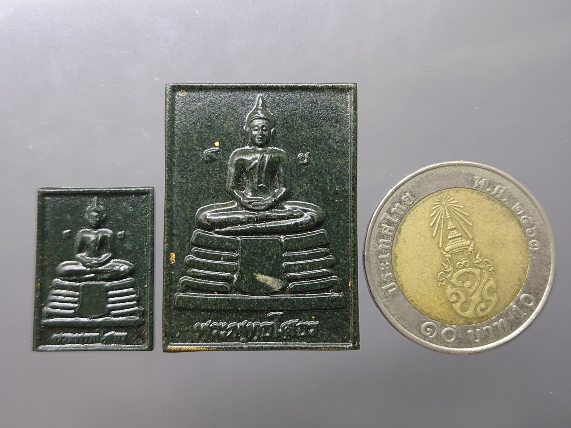 พระพุทธโสธร เนื้อหินแม่น้ำโขง พิมพ์เล็ก-ใหญ่ 138 ปี กรมศุลกากร ปี2555 พร้อมกล่องไม้เดิม