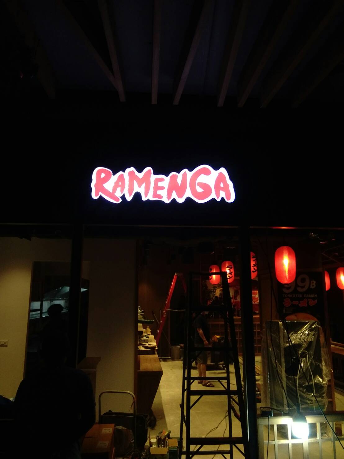 ป้ายตัวหนังสือไฟออกหน้า งานRAMENGA