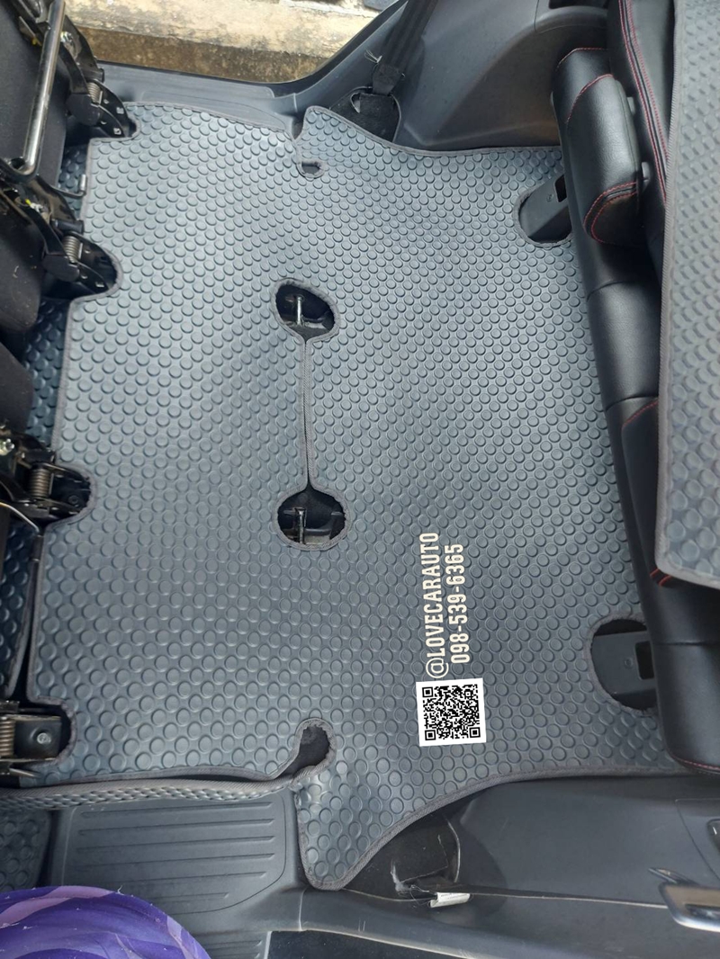 พรมปูพื้นรถยนต์ Toyota Avanza 2013 กระดุมสีเทา