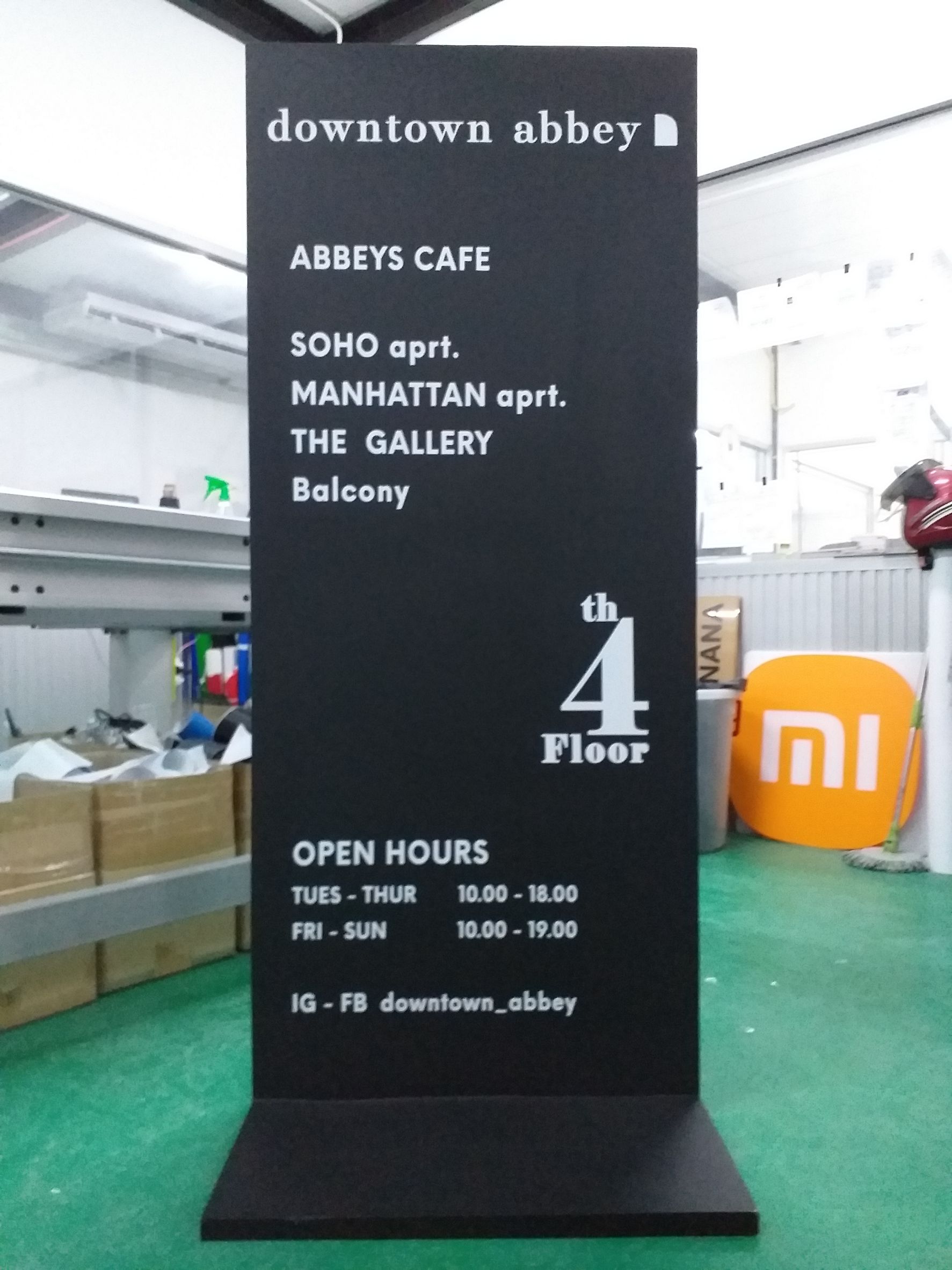 งานป้ายตั้งฐานโครงเหล็ก งานABBEYS CAFE