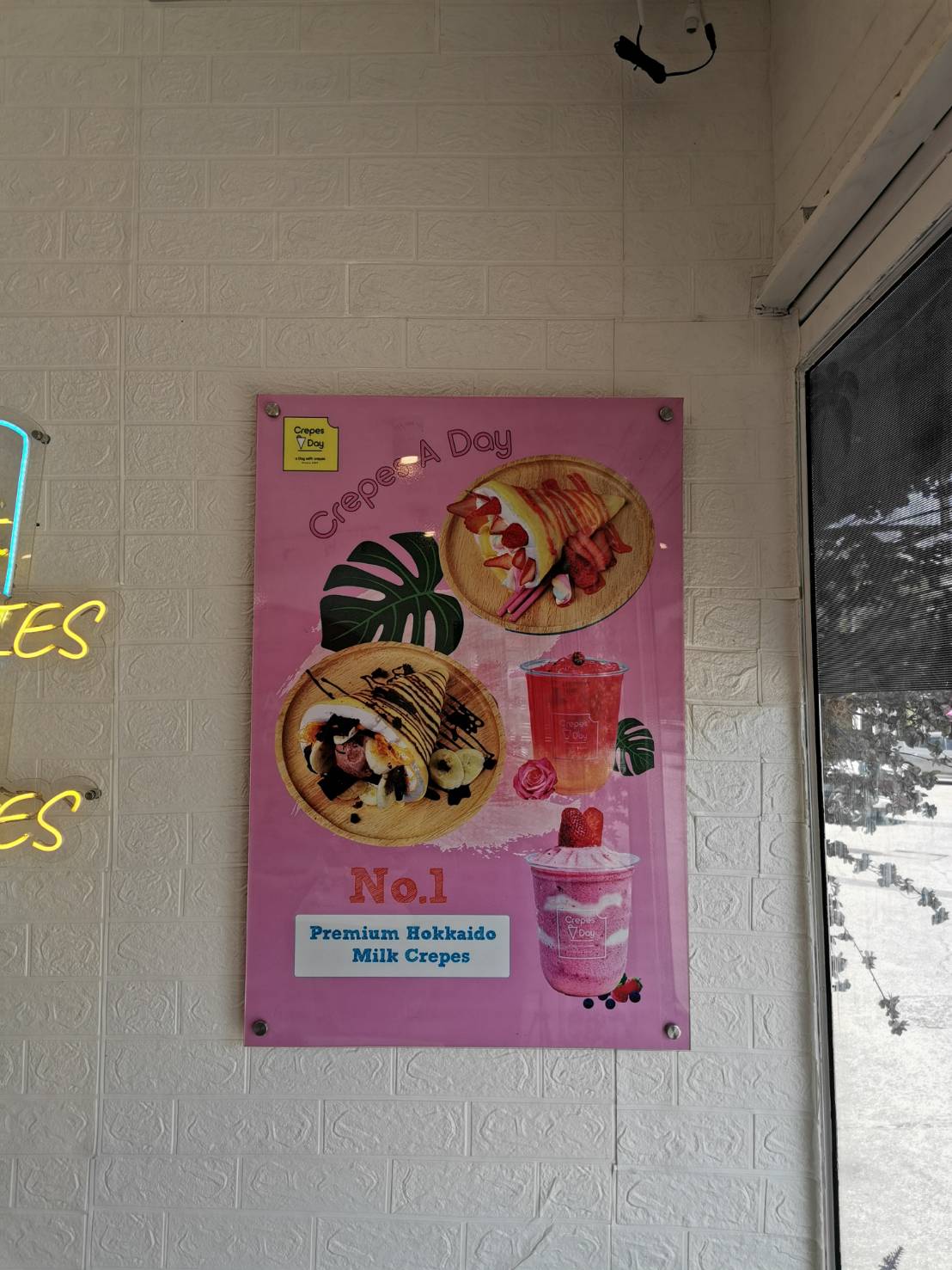 งานกรอบเมนูบอร์ด รุ่นคริสตัล อะคริลิคประกบ น็อตยึด4มุม งานCrepes A Day