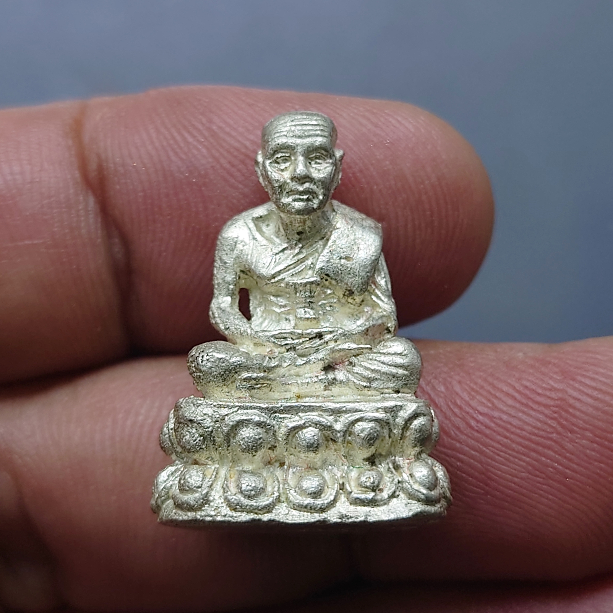 พระกริ่งหลวงพ่อทวด วัดช้างให้ รุ่นสร้างวิหาร อาจารย์นอง วัดทรายขาว ปัตตานี ปี2537 พร้อมกล่องเดิม