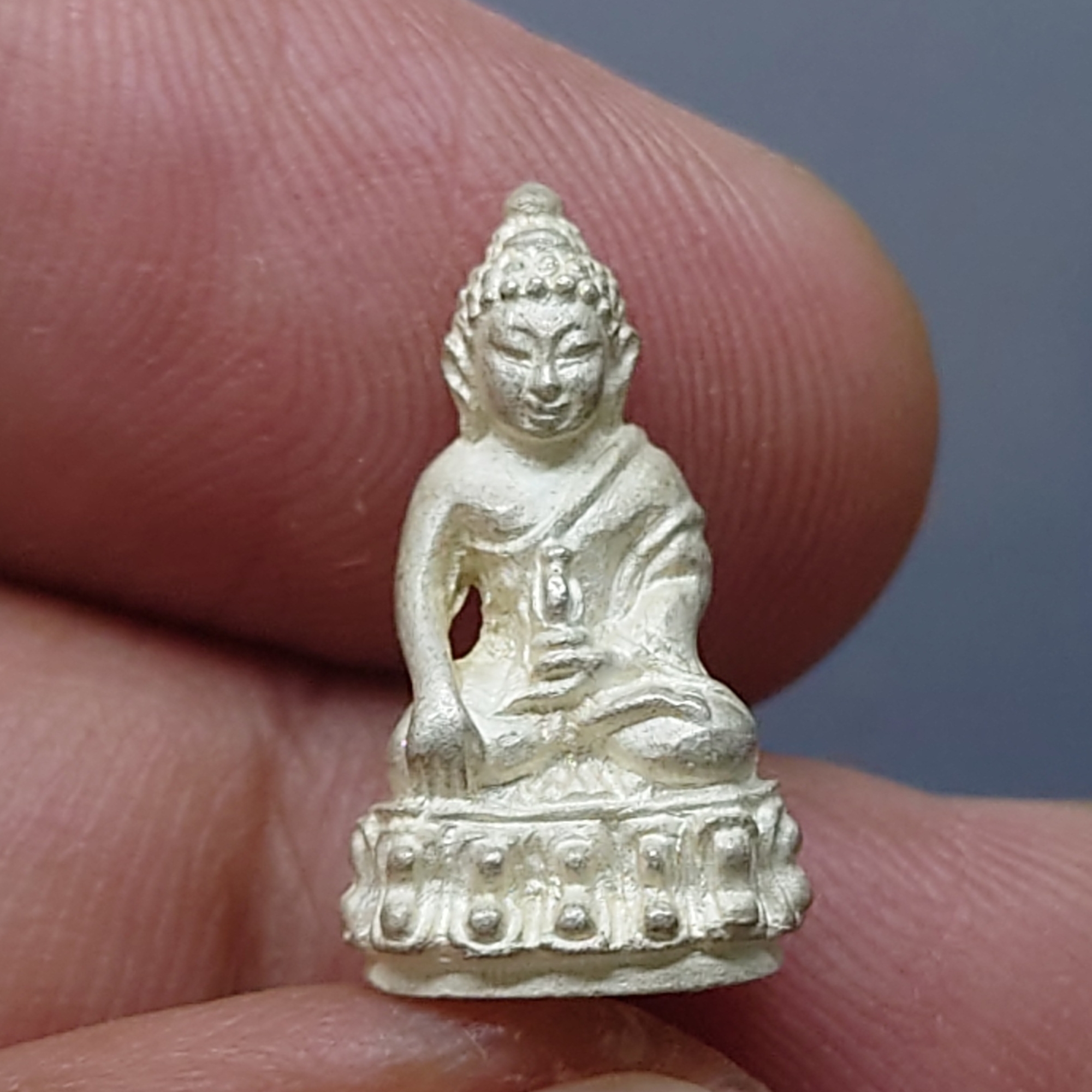 พระชัยวัฒน์ เจริญสุข ๘๑ เนื้อเงิน ญสส พิธีมหาพุทธาภิเษก ณ พระอุโบสถวัดบวรนิเวศวิหาร 27 มีนาคม พ.ศ.2537 พร้อมกล่องเดิม