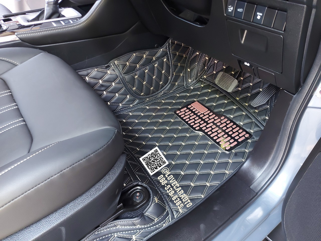 พรมปูพื้นรถยนต์6D Isuzu Mu-X 2023 vvip สีดำด้ายทอง