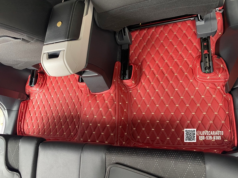 พรมปูพื้นรถยนต์ Toyota Veloz 2023 VVIP ด้ายคู่สีแดงไวน์ด้ายทอง