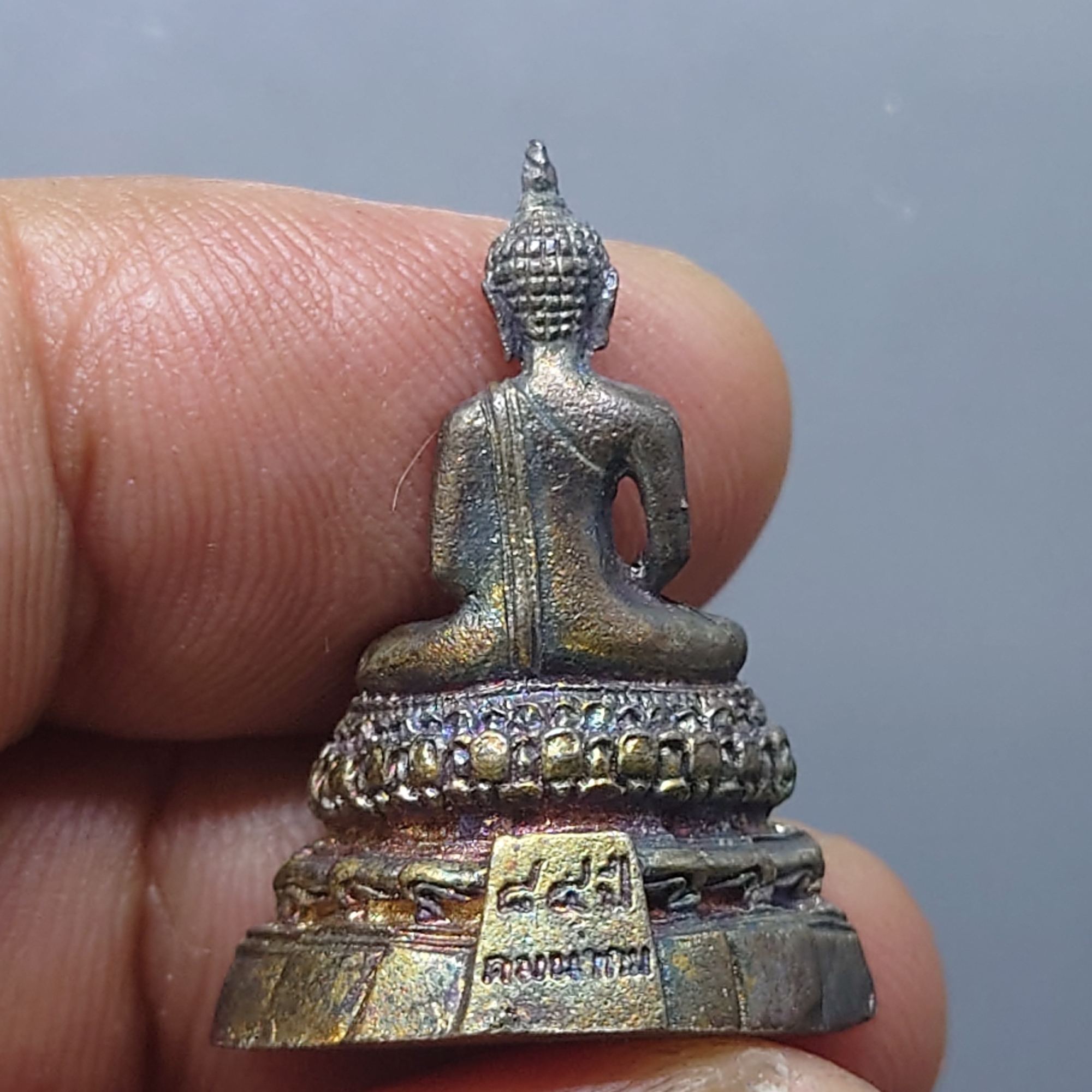พระพุทธคมนาคมบพิธ ลอยองค์ เนื้อเงินกาหลั่ยทอง ที่ระลึก 84 ปี กระทรวงคมนาคม พ.ศ.2539 พร้อมกล่องเดิม