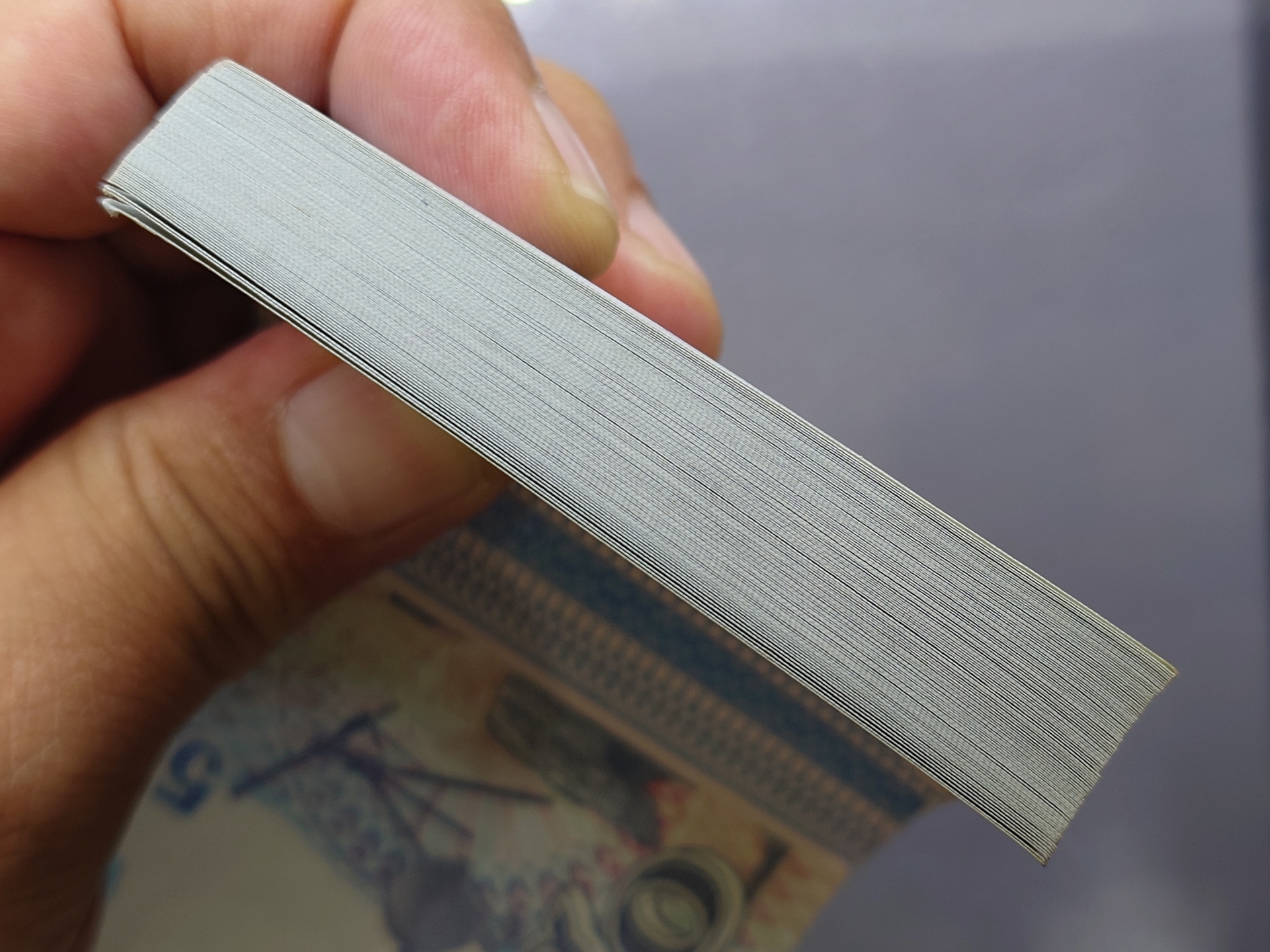 ธนบัตรยกแหนบ 100 ใบ "ไม่เรียงเลข" ธนบัตร 50 บาท แบบ15 รุ่น2 (ธนบัตรกระดาษ) พ.ศ.2547 ไม่ผ่านใช้