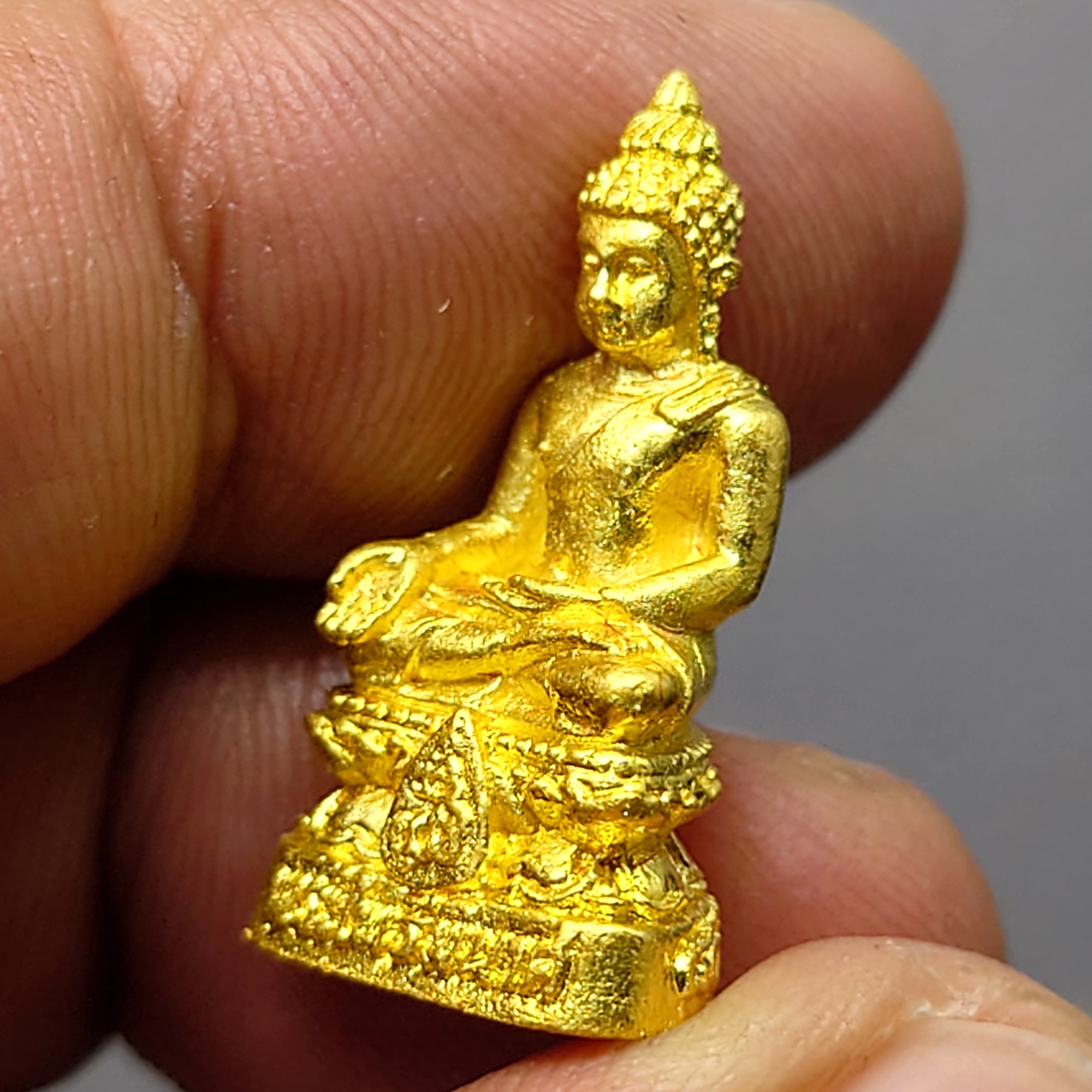 รูปหล่อลอยองค์ พระไพรีพินาศ ญสส ชุดทองคำ รุ่นประวัติศาสตร์ ๘๐ ปี กรมราชทัณฑ์ วัดบวรนิเวศวิหาร พ.ศ.2538 พร้อมกล่องเดิมๆ