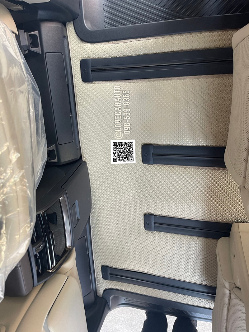 พรมรถตู้ Toyota Alphard 2024 กระดุมเล็กสีครีม