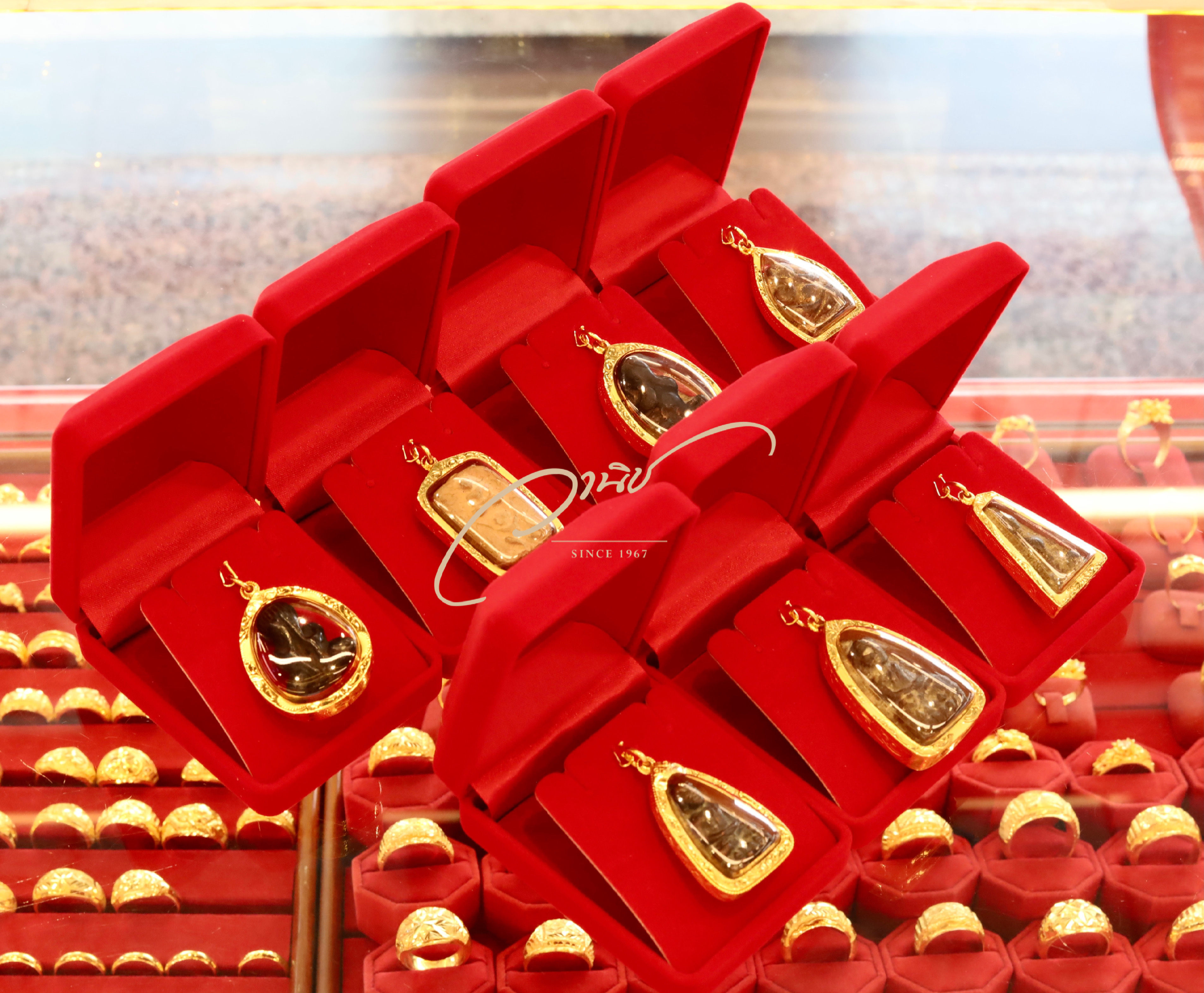 รับเลี่ยมพระ เลี่ยมพระอยุธยา ร้านเลี่ยมพระในอยุธยา เลี่ยมพระกรอบทอง กรอบพระ ตลับทอง เลี่ยมพระรอรับได้เลย ร้านเลี่ยมพระฝีมือดี
