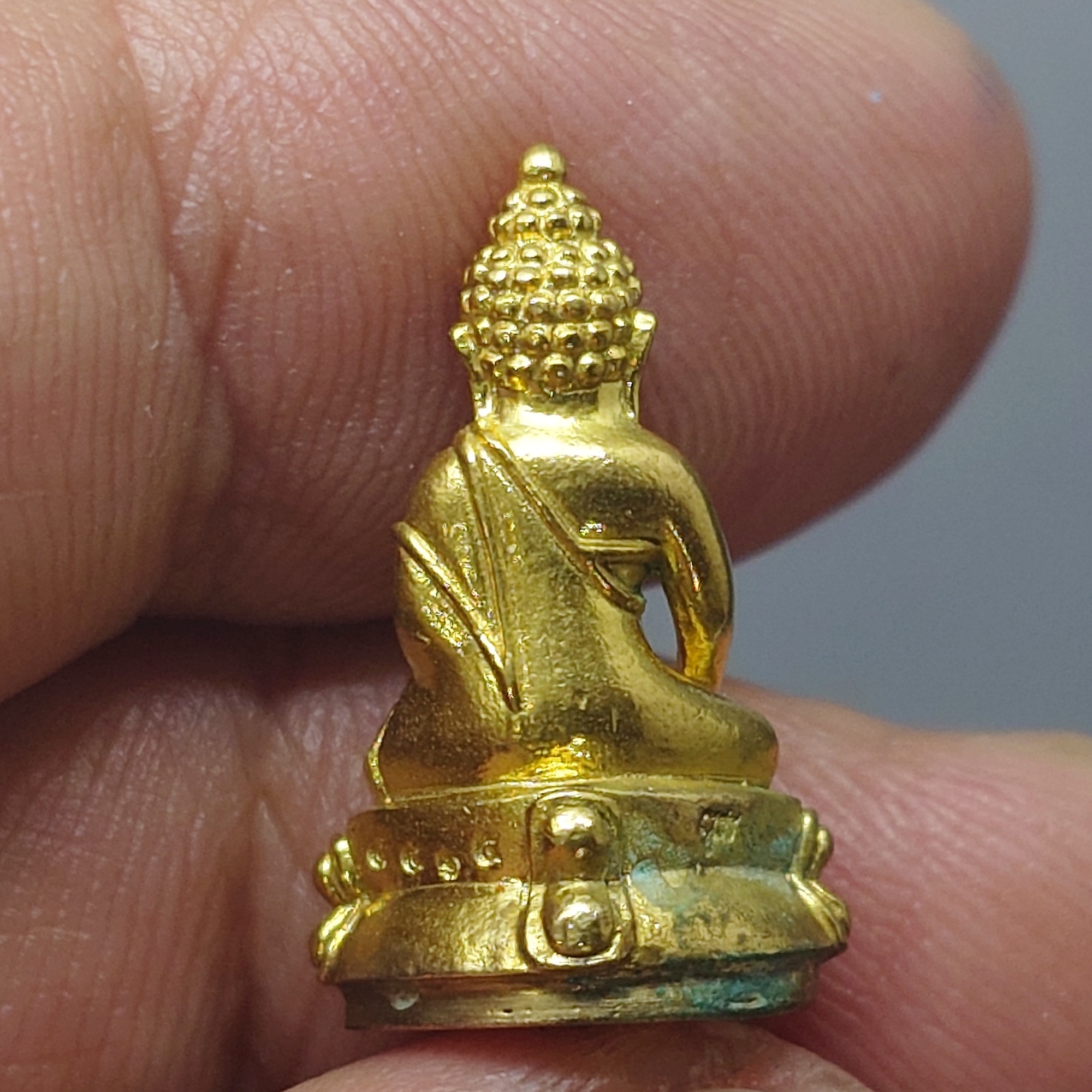 พระกริ่งญาณวเรศ (กริ่งปวเรศน้อย) ฐานบรรจุพระเกศาและจีวร เนื้อทองฝาบาตร พิมพ์เล็ก สมเด็จพระญาณสังวรฯ ทรงเจริญพรรษา 100 ปี วัดบวรนิเวศวิหาร ปี2556 พร้อมใบรับรอง