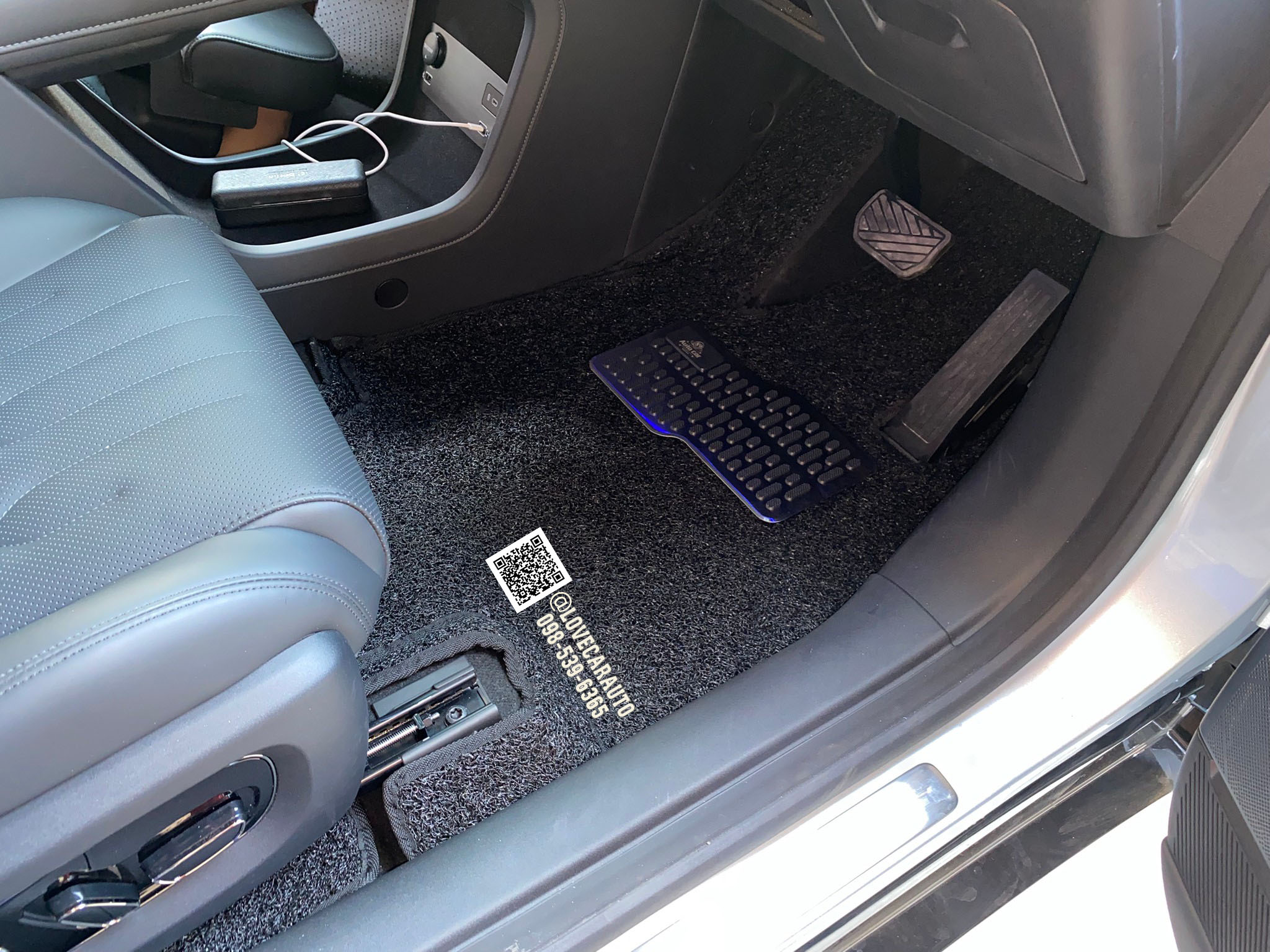 พรมปูพื้นรถยนต์ Aion HT ไวนิลดำ