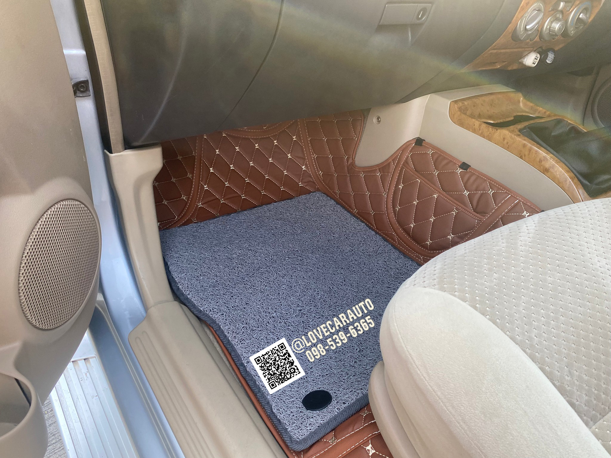 พรมปูพื้นรถยนต์ พรม7D Isuzu mu7 สีน้ำตาลเข้ม +ไวนิลเทา