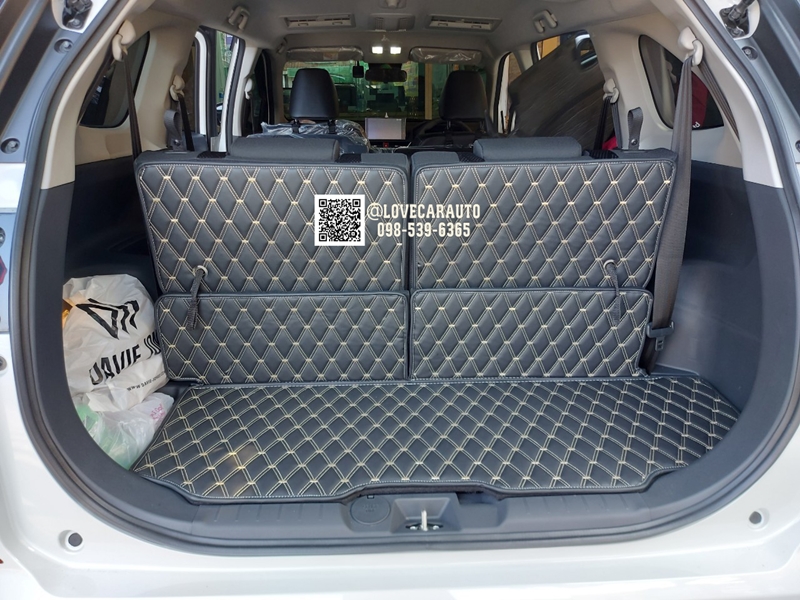 พรมปูพื้นรถยนต์ Toyota Veloz สีดำด้ายทอง + ไวนิลเทา