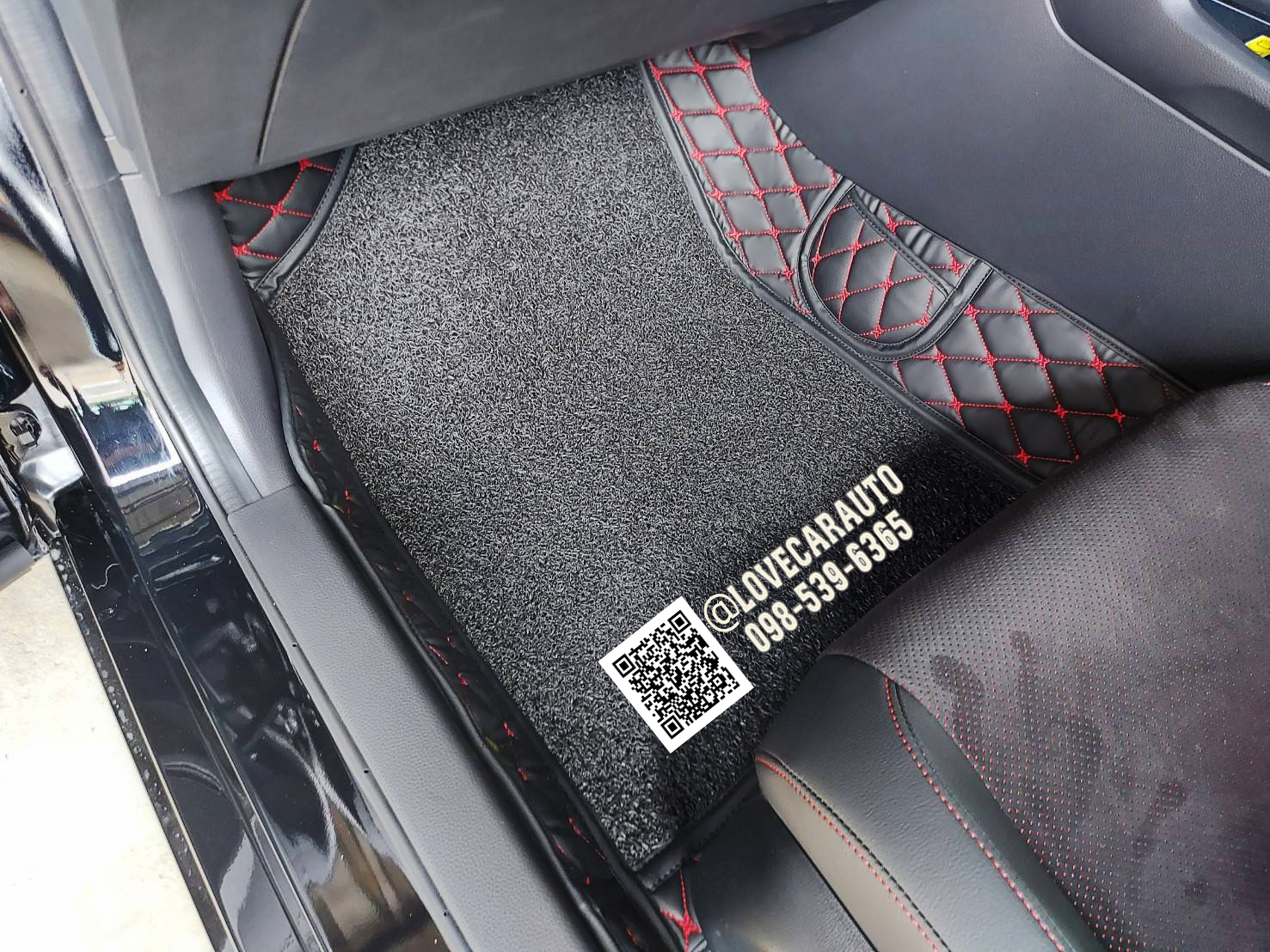 พรมปูพื้นรถยนต์ 8D Honda Civic eHEV 2022 สีดำด้ายแดง+ไวนิลดักฝุ่นสีดำ