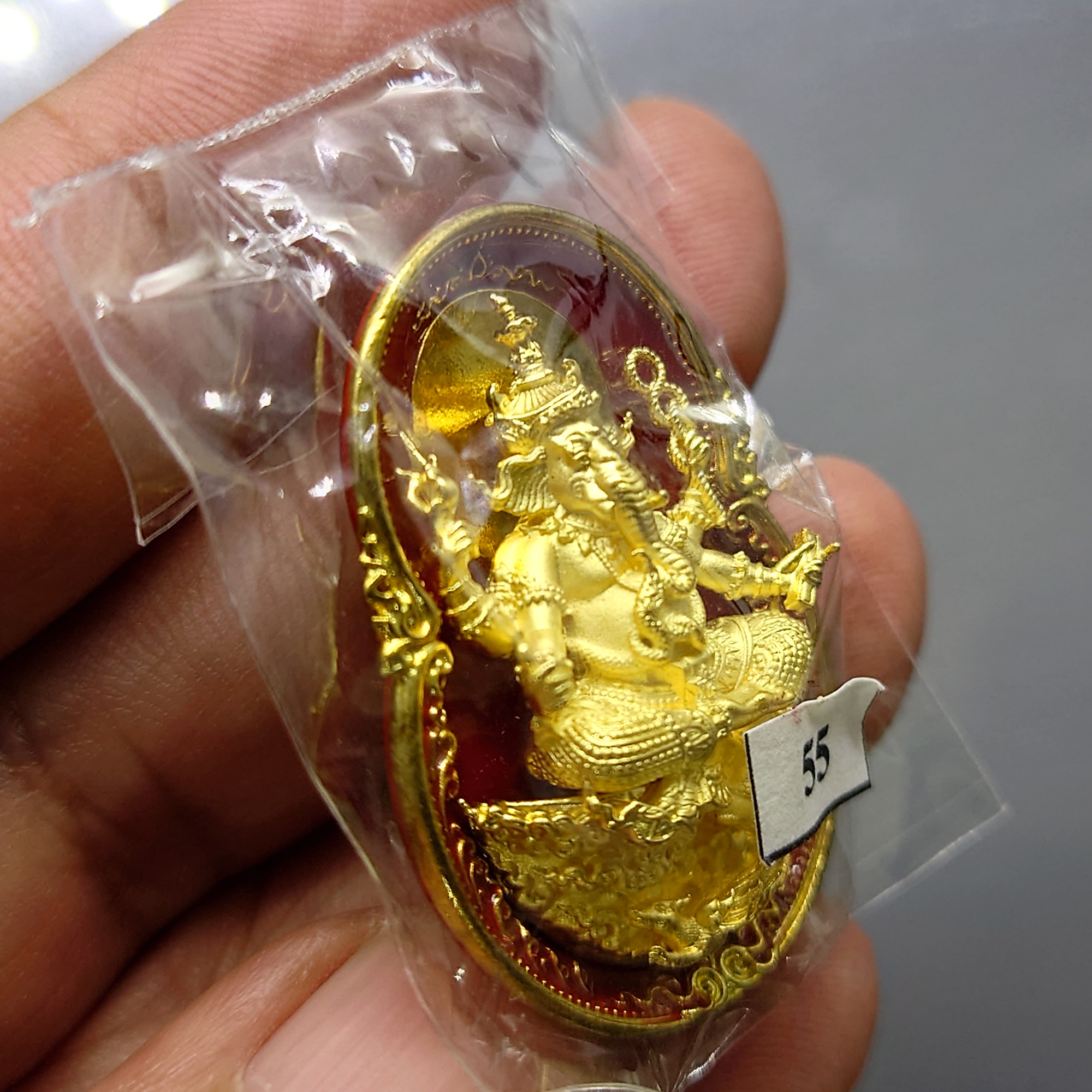 พระพิฆเนศ สุข สำเร็จ รวย เนื้อทองระฆัง องค์ชุบทอง พ่นทราย ลงยาแดง โคท 55 หลวงพ่อพระมหาสุรศักดิ์ วัดประดู่ จ.สมุทรสงคราม อธิษฐานจิตปลุกเสก ปี2563 พร้อมกล่องเดิม