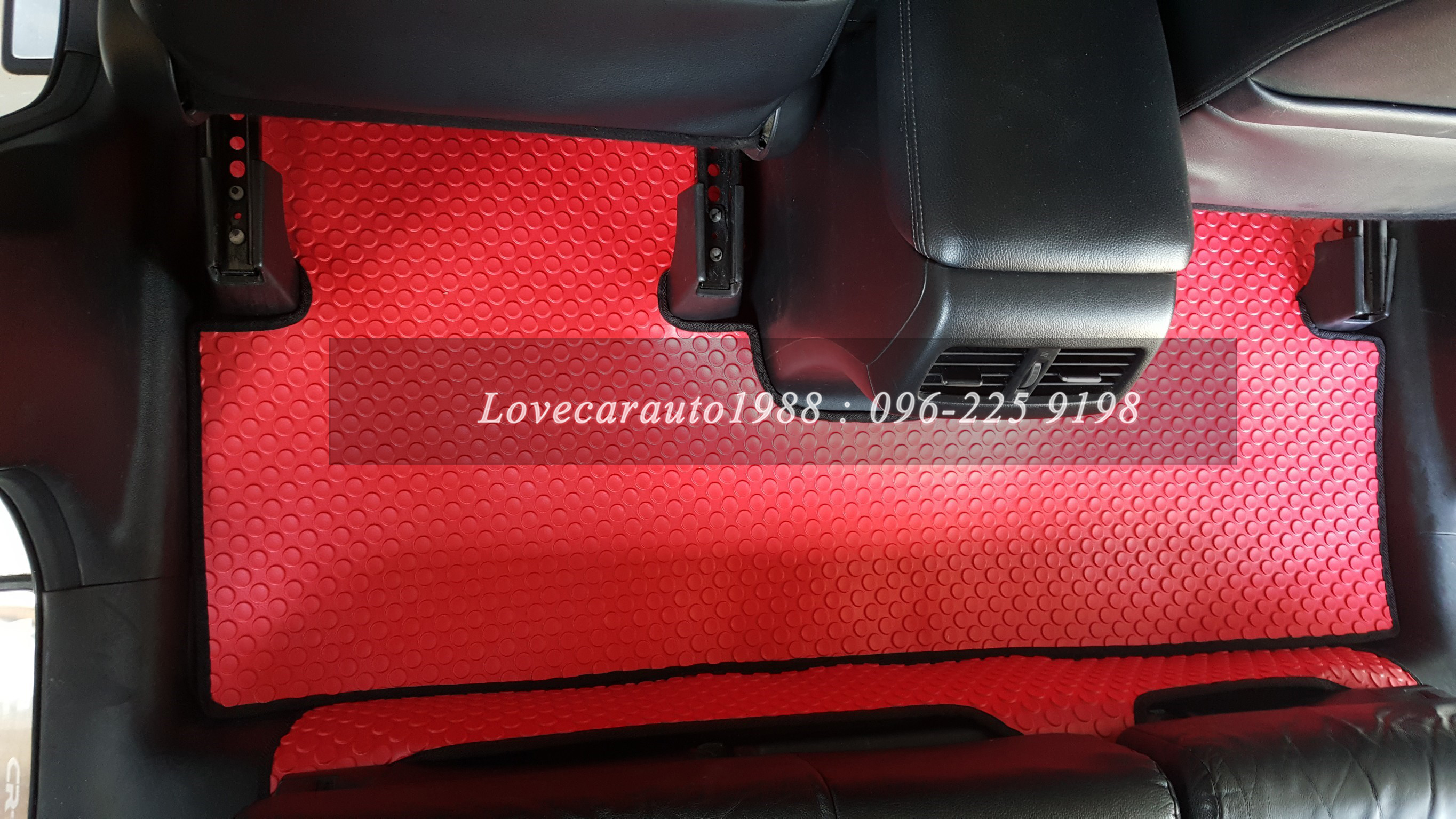 พรมรถยนต์ Honda CRV-G4 แบบพีวีซี กระดุมเล็กสีแดงขอบดำ