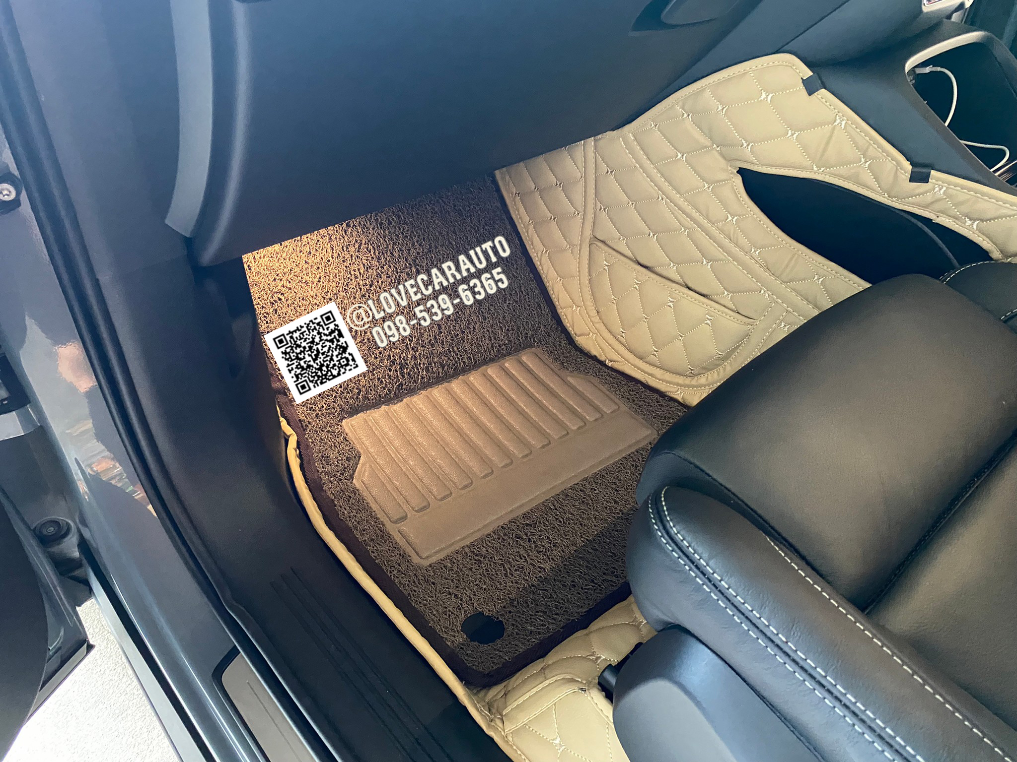 พรมปูพื้นรถยนต์ Volvo Xc40 Recharge สีครีม พร้อมเสริมไวนิลน้ำตาล 2 ชิ้น