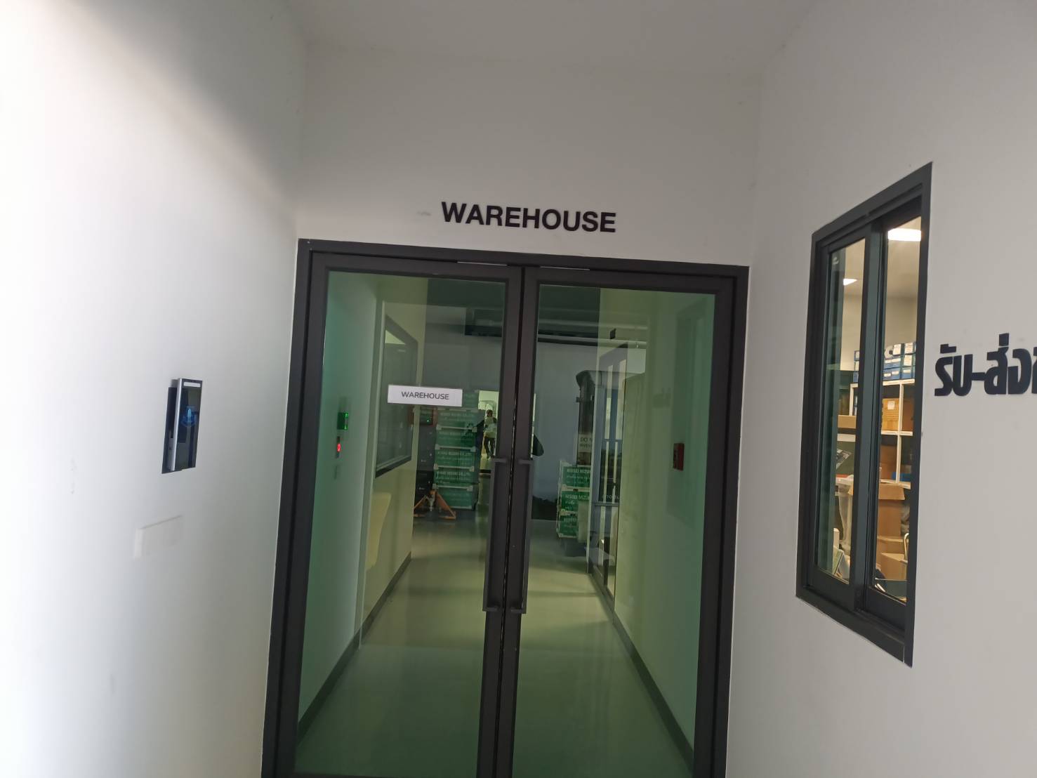 รับทำป้ายอะคริลิคชื่อห้อง ป้ายชื่อห้องโกดัง WAREHOUSE