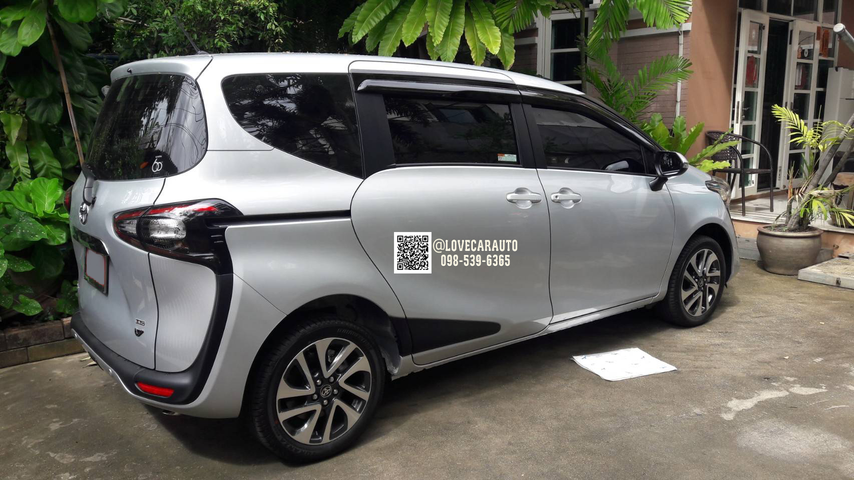 พรมปูพื้นรถยนต์ พรม6D Toyota Sianta สีกาแฟ