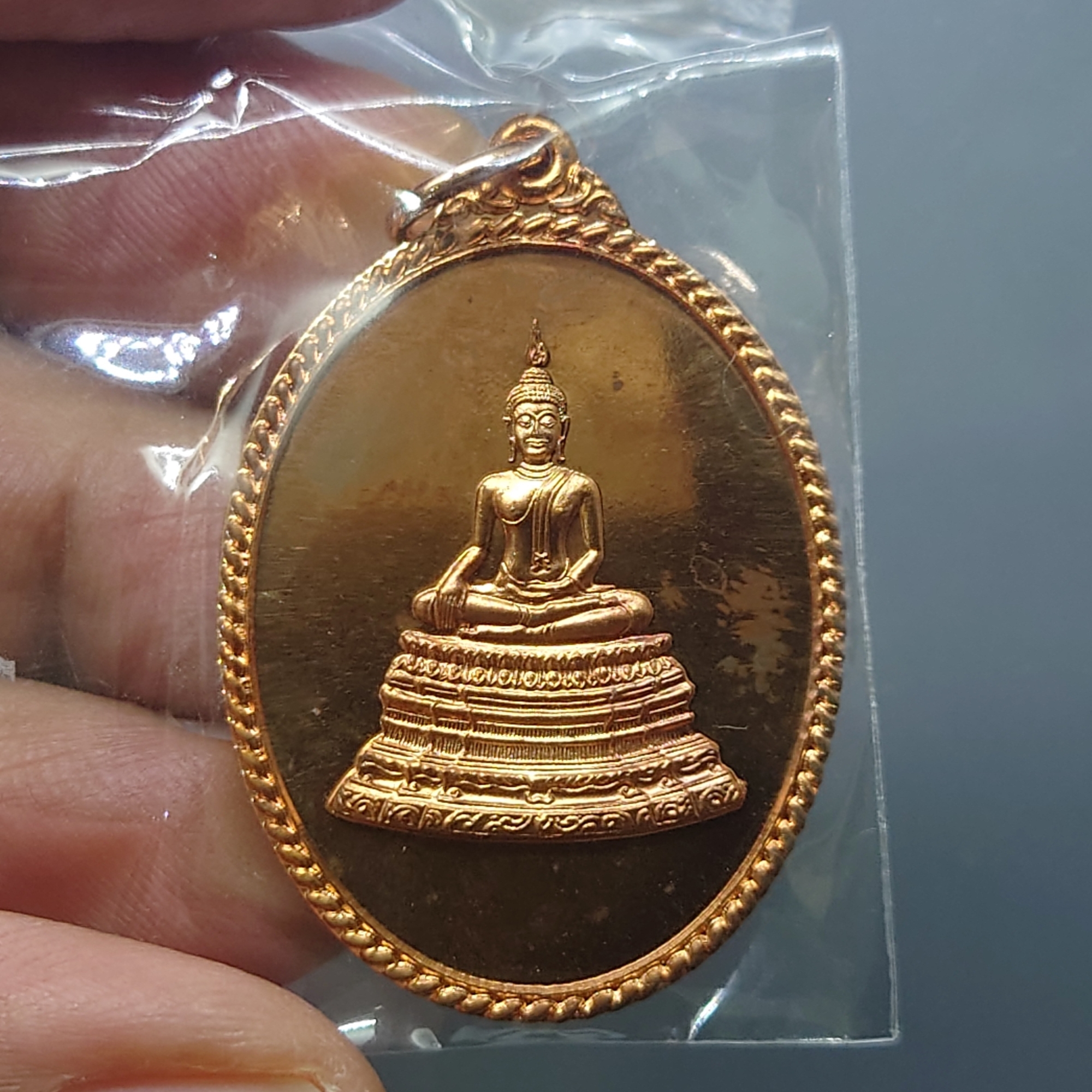พระศาสดา ภปร 200 ปี พระจอมเกล้าฯ เนื้อทองแดง ขนาดสูง 3.6 ซม คณะวิทยาศาสตร์ จุฬาลงกรณ์มหาวิทยาลัย สร้าง พ.ศ.2548 ซีลเดิม ตลับเดิม