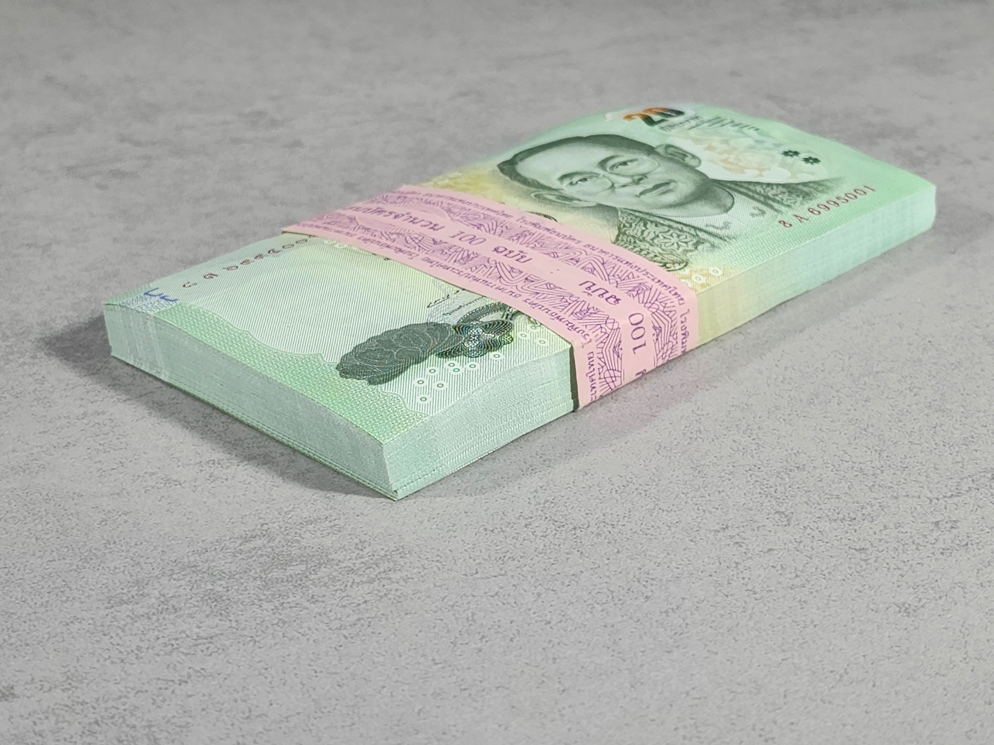 ธนบัตรยกแหนบ 100 ใบ เรียงเลข ธนบัตร 20 บาท แบบ 16 ไม่ผ่านใช้งาน สภาพสวยๆ พร้อมบรรจุตลับ