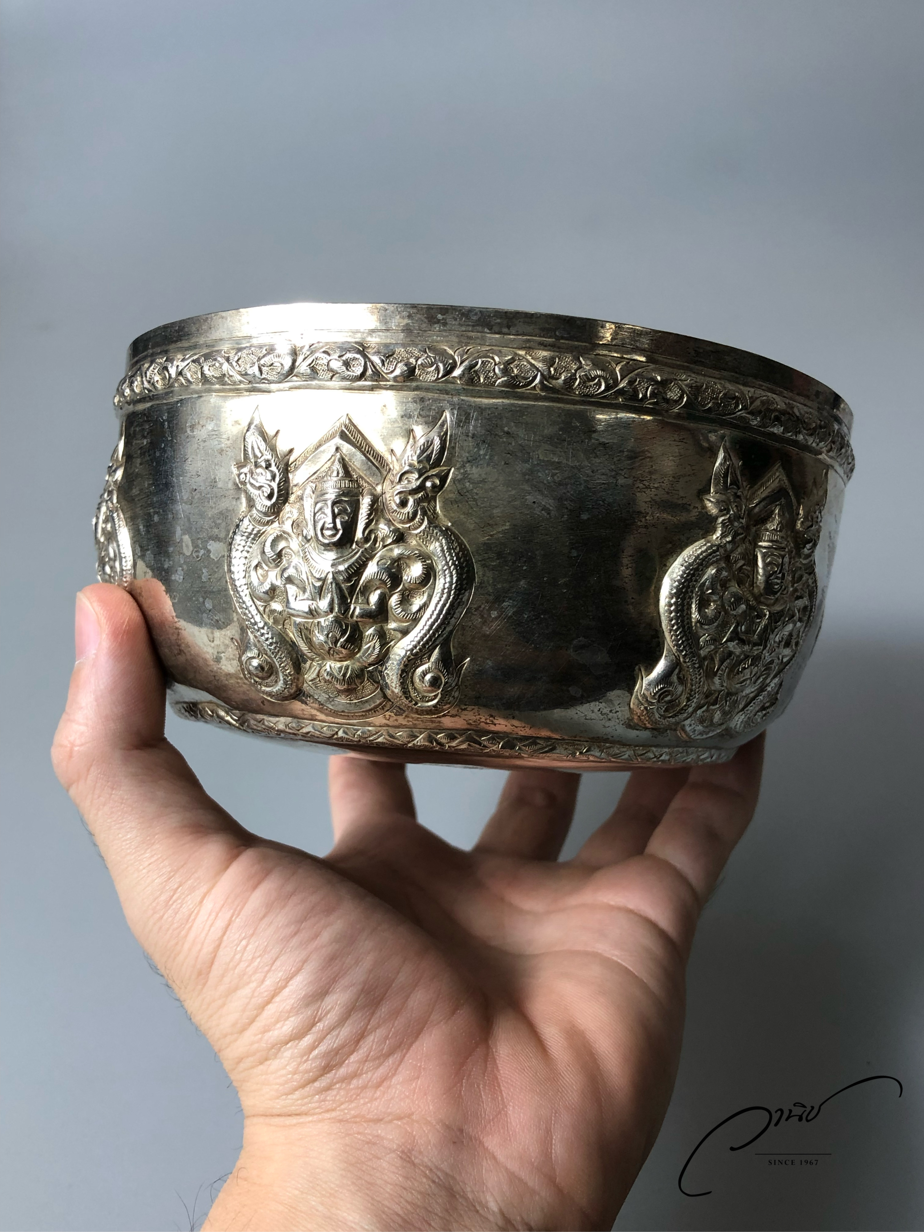 ขันเงินแท้ แกะลายเทพนม ทรงนูน งานขันเงินรุ่นเก่า