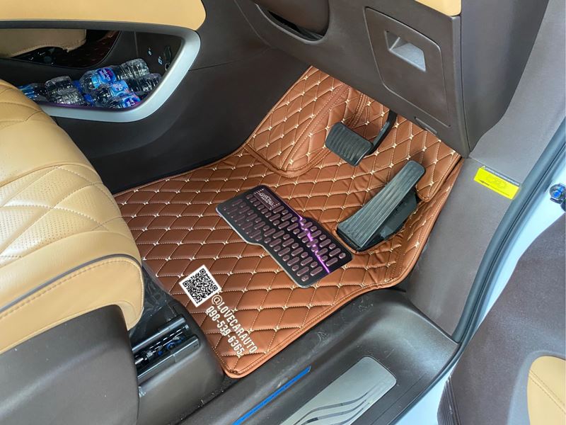 พรมปูพื้นรถยนต์ BYD Denza D9 สีน้ำตาลเข้มด้ายทอง