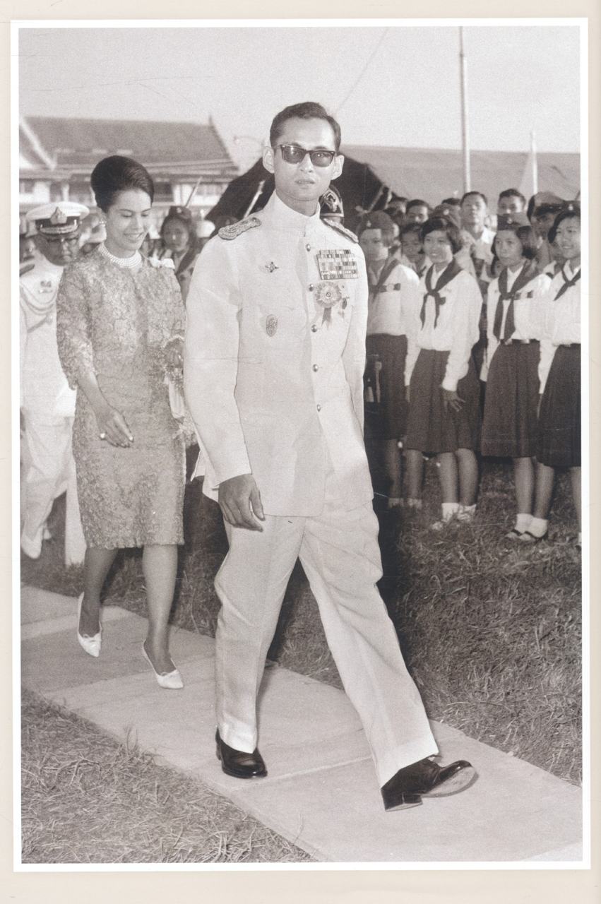 เทิดไว้เหนือเกล้า พระบาทสมเด็จพระปรมินทรมหาภูมิพลอดุลยเดช รัชกาลที่ ๙